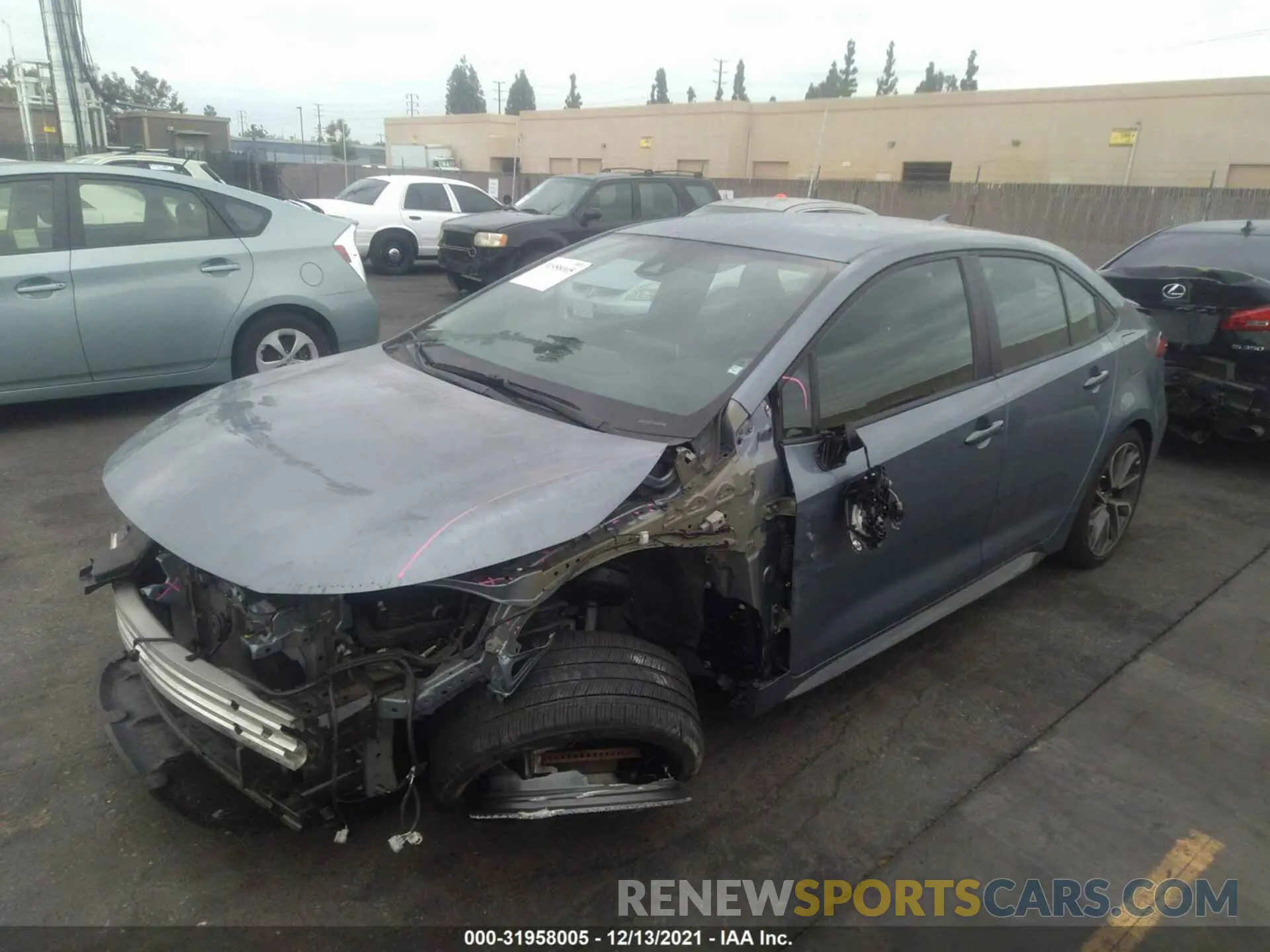 2 fotografías del automóvil dañado 5YFS4RCE5LP030694 TOYOTA COROLLA 2020