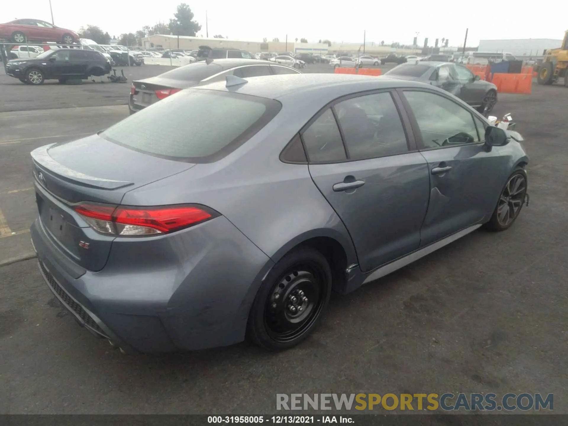 4 fotografías del automóvil dañado 5YFS4RCE5LP030694 TOYOTA COROLLA 2020
