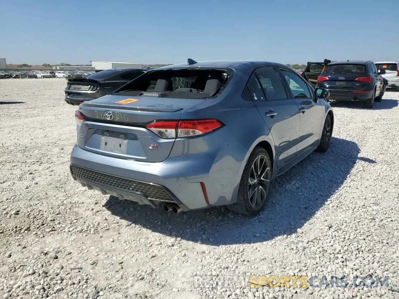4 fotografías del automóvil dañado 5YFS4RCE5LP034583 TOYOTA COROLLA 2020