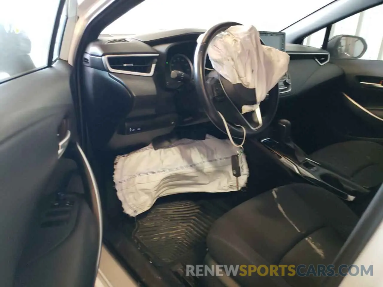 9 fotografías del automóvil dañado 5YFS4RCE5LP039380 TOYOTA COROLLA 2020