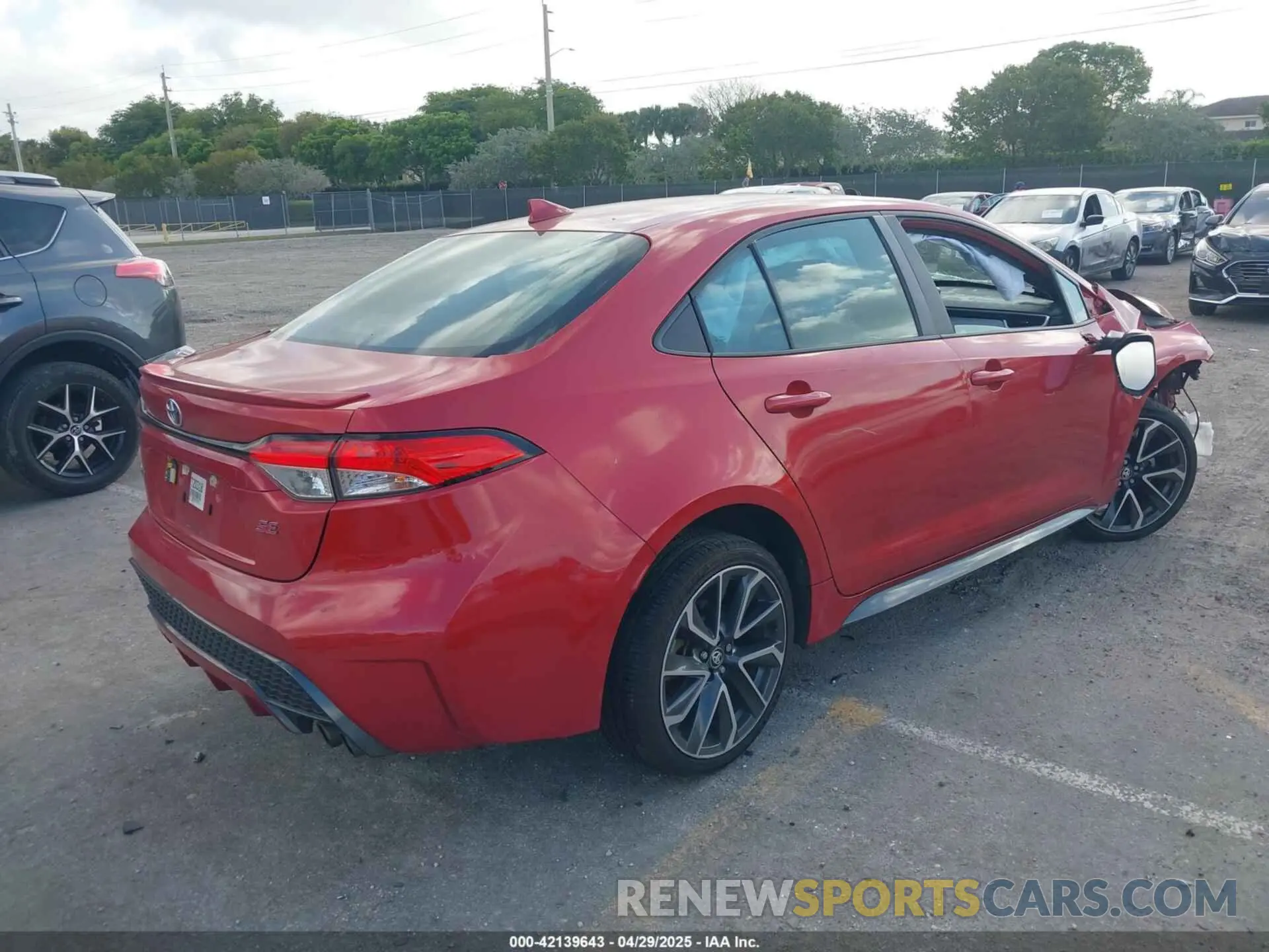 4 fotografías del automóvil dañado 5YFS4RCE5LP041534 TOYOTA COROLLA 2020