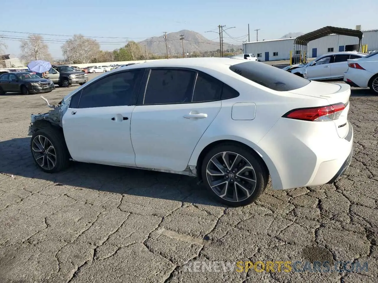 2 fotografías del automóvil dañado 5YFS4RCE5LP047706 TOYOTA COROLLA 2020