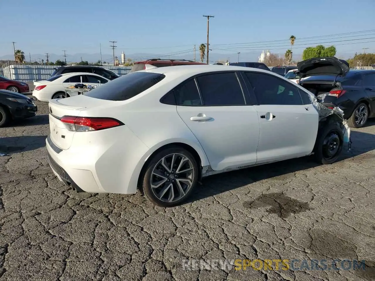 3 fotografías del automóvil dañado 5YFS4RCE5LP047706 TOYOTA COROLLA 2020