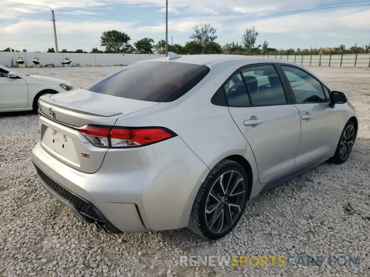 4 fotografías del automóvil dañado 5YFS4RCE6LP019655 TOYOTA COROLLA 2020