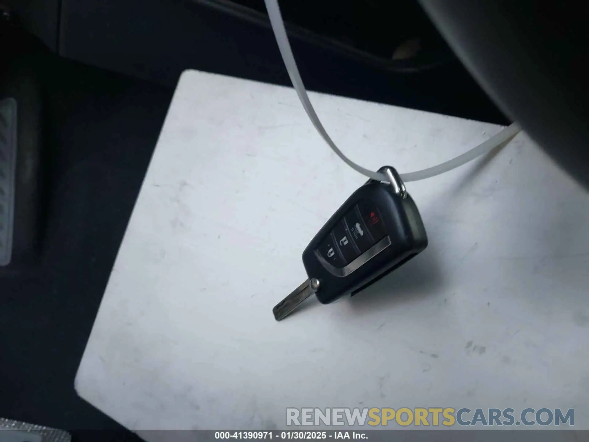 11 fotografías del automóvil dañado 5YFS4RCE6LP042143 TOYOTA COROLLA 2020
