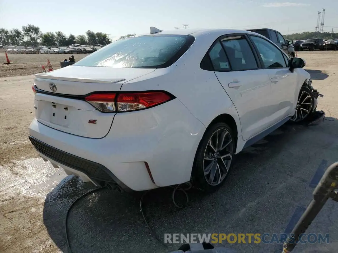 3 fotografías del automóvil dañado 5YFS4RCE6LP047438 TOYOTA COROLLA 2020