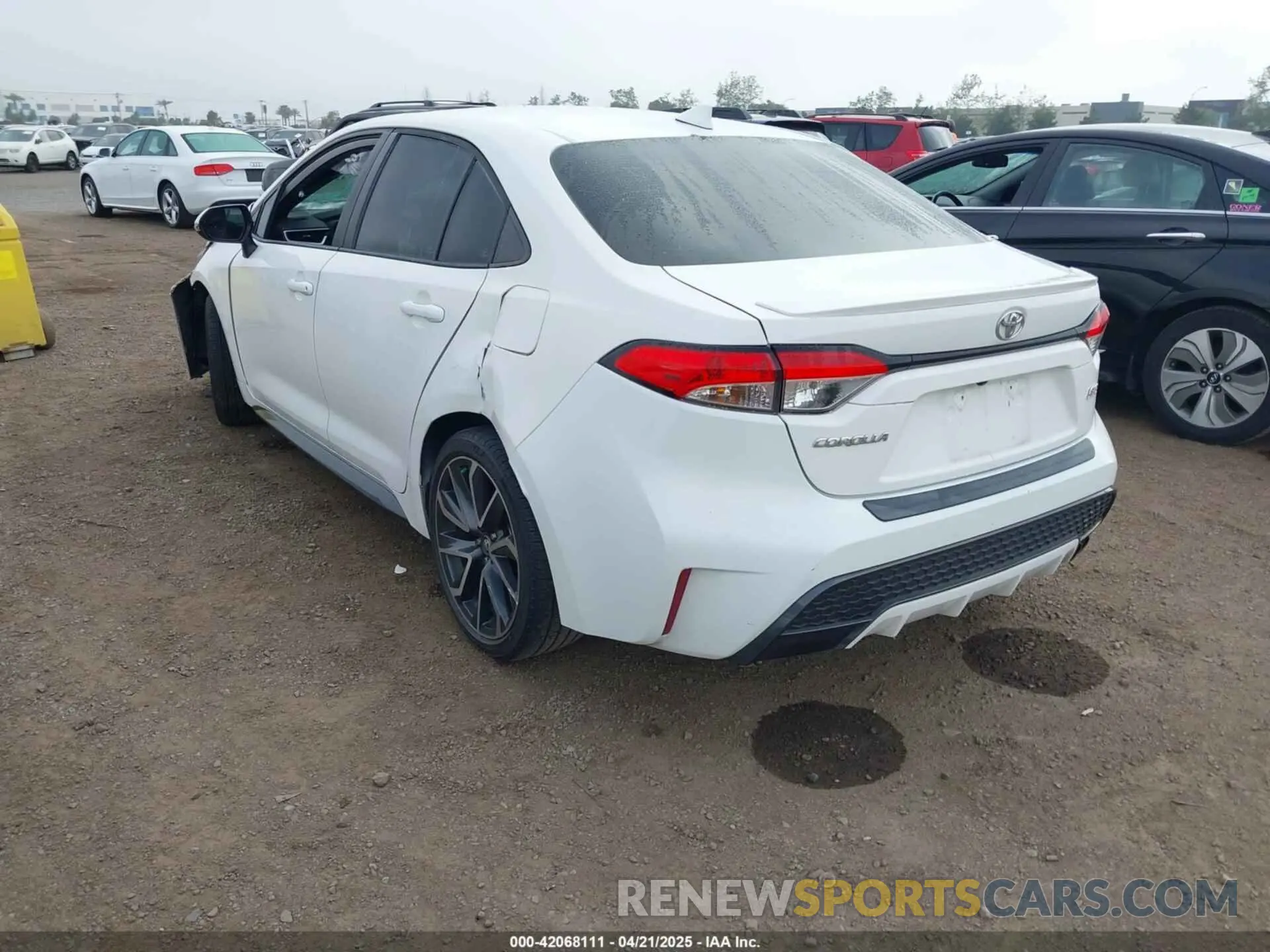 3 fotografías del automóvil dañado 5YFS4RCE7LP013783 TOYOTA COROLLA 2020