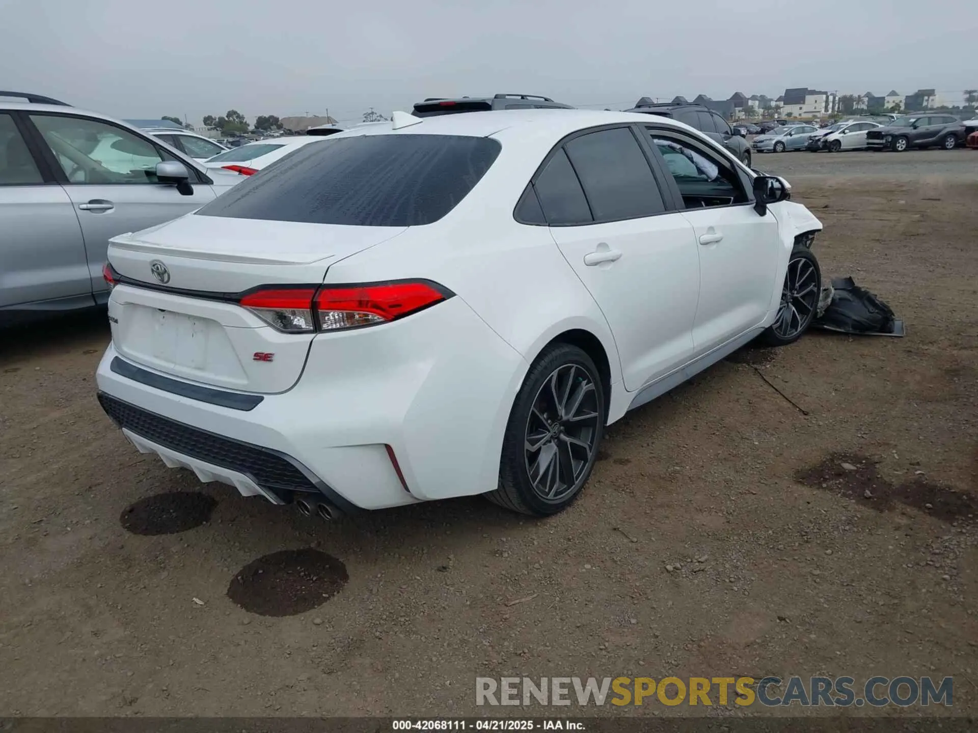 4 fotografías del automóvil dañado 5YFS4RCE7LP013783 TOYOTA COROLLA 2020