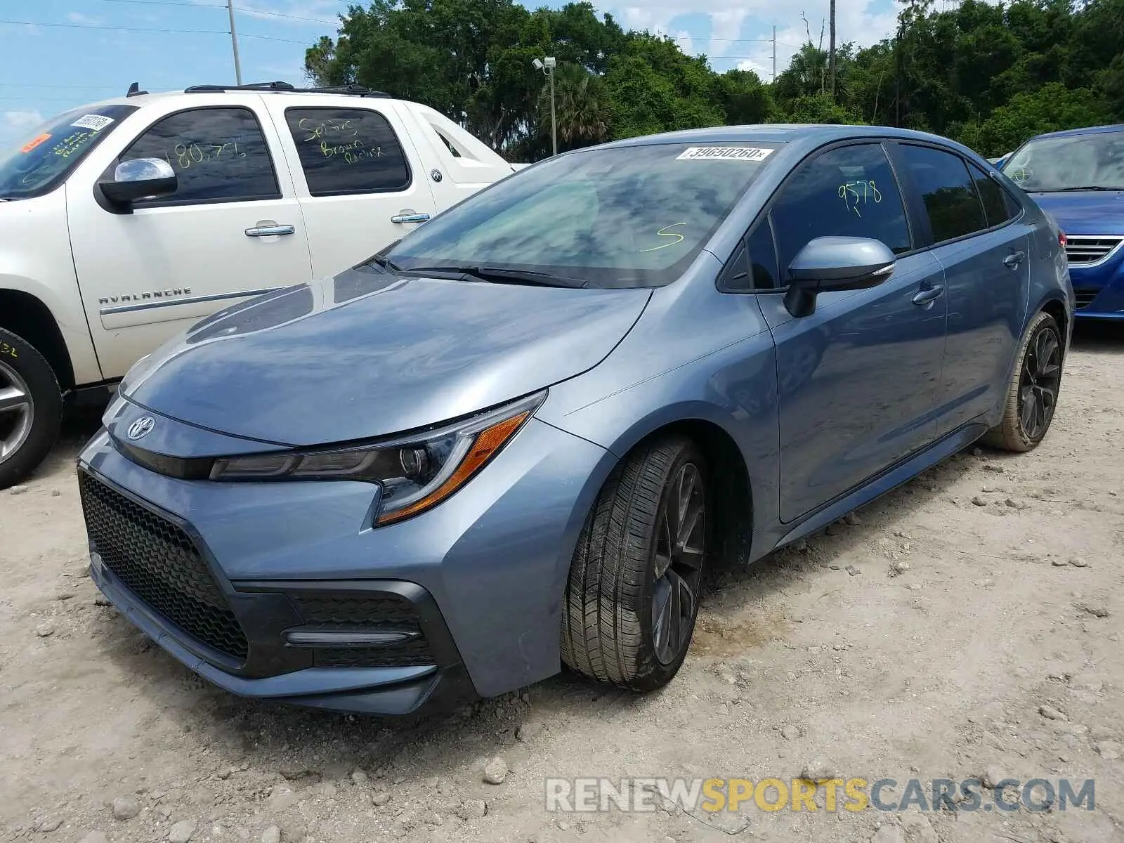 2 fotografías del automóvil dañado 5YFS4RCE7LP032219 TOYOTA COROLLA 2020