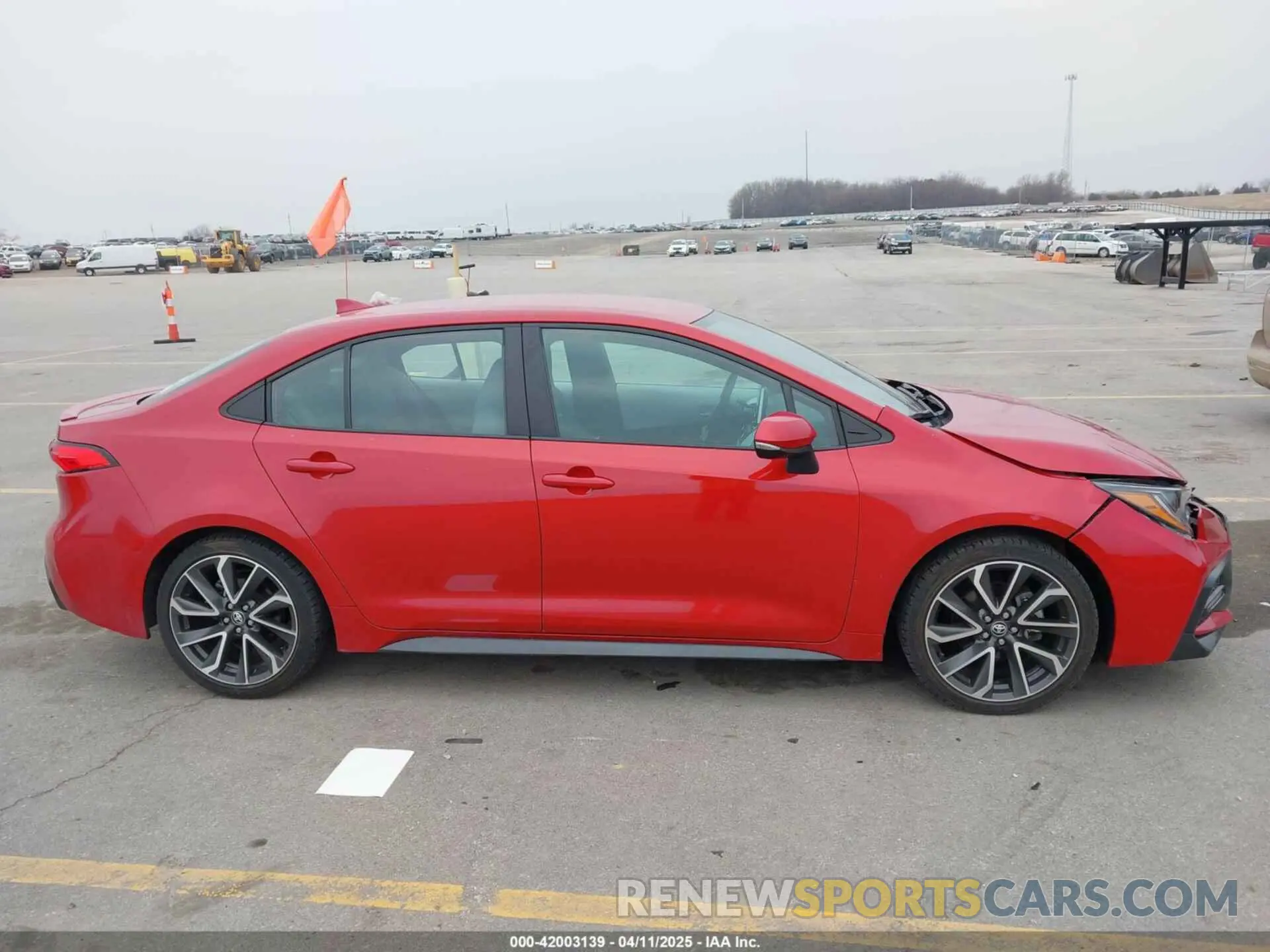 13 fotografías del automóvil dañado 5YFS4RCE9LP021027 TOYOTA COROLLA 2020