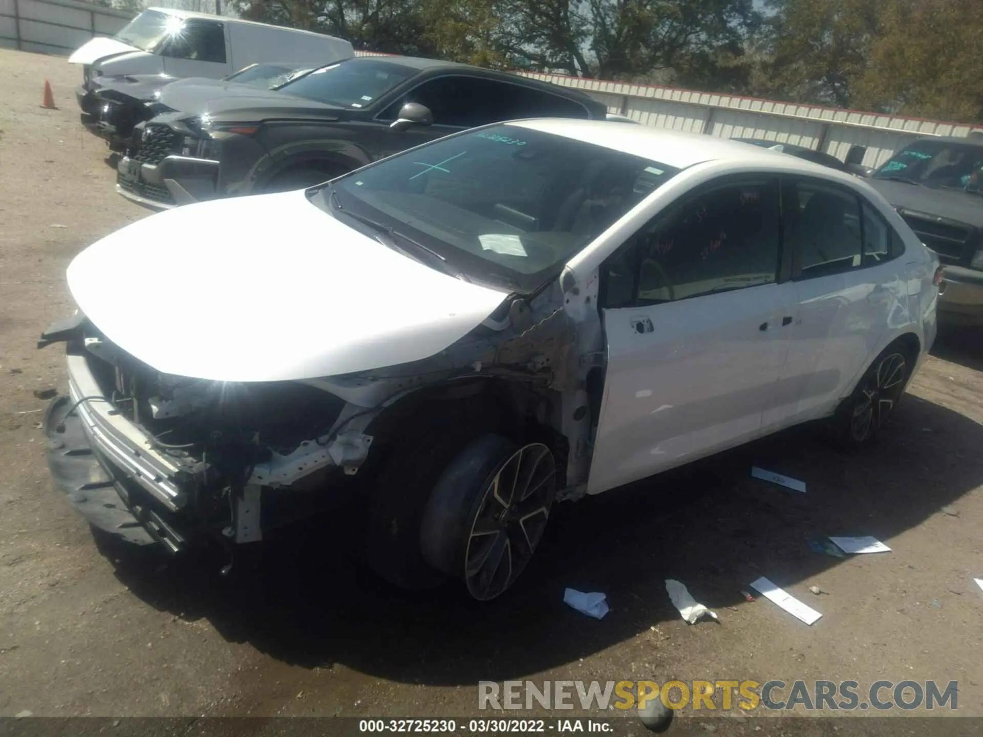 2 fotografías del automóvil dañado 5YFS4RCE9LP025837 TOYOTA COROLLA 2020