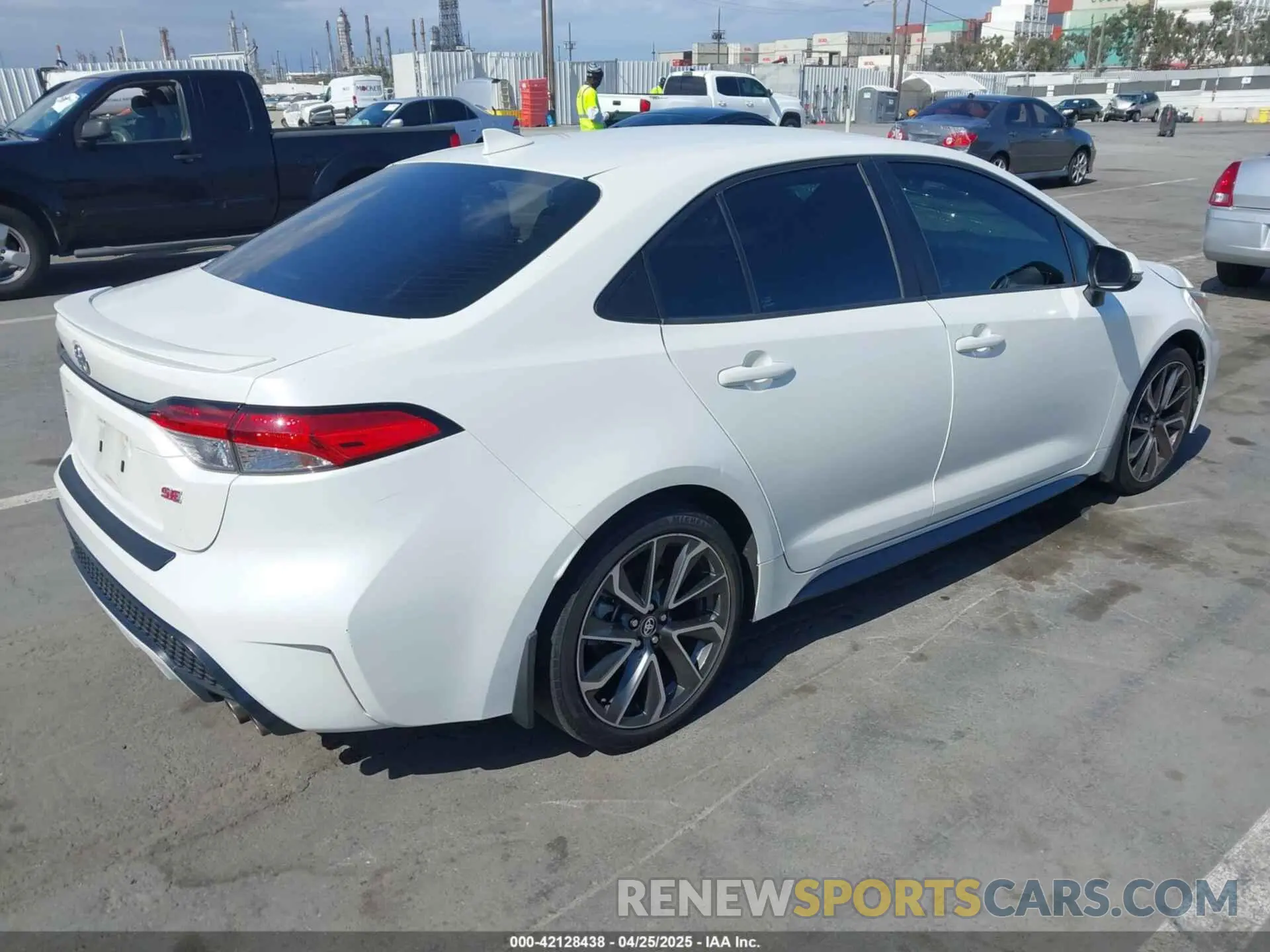 4 fotografías del automóvil dañado 5YFS4RCE9LP043707 TOYOTA COROLLA 2020