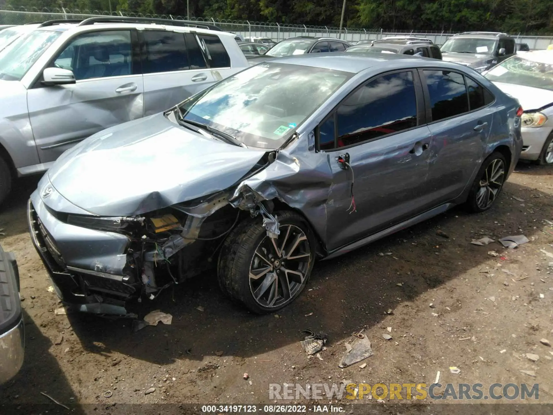 2 fotografías del automóvil dañado 5YFS4RCEXLP007136 TOYOTA COROLLA 2020