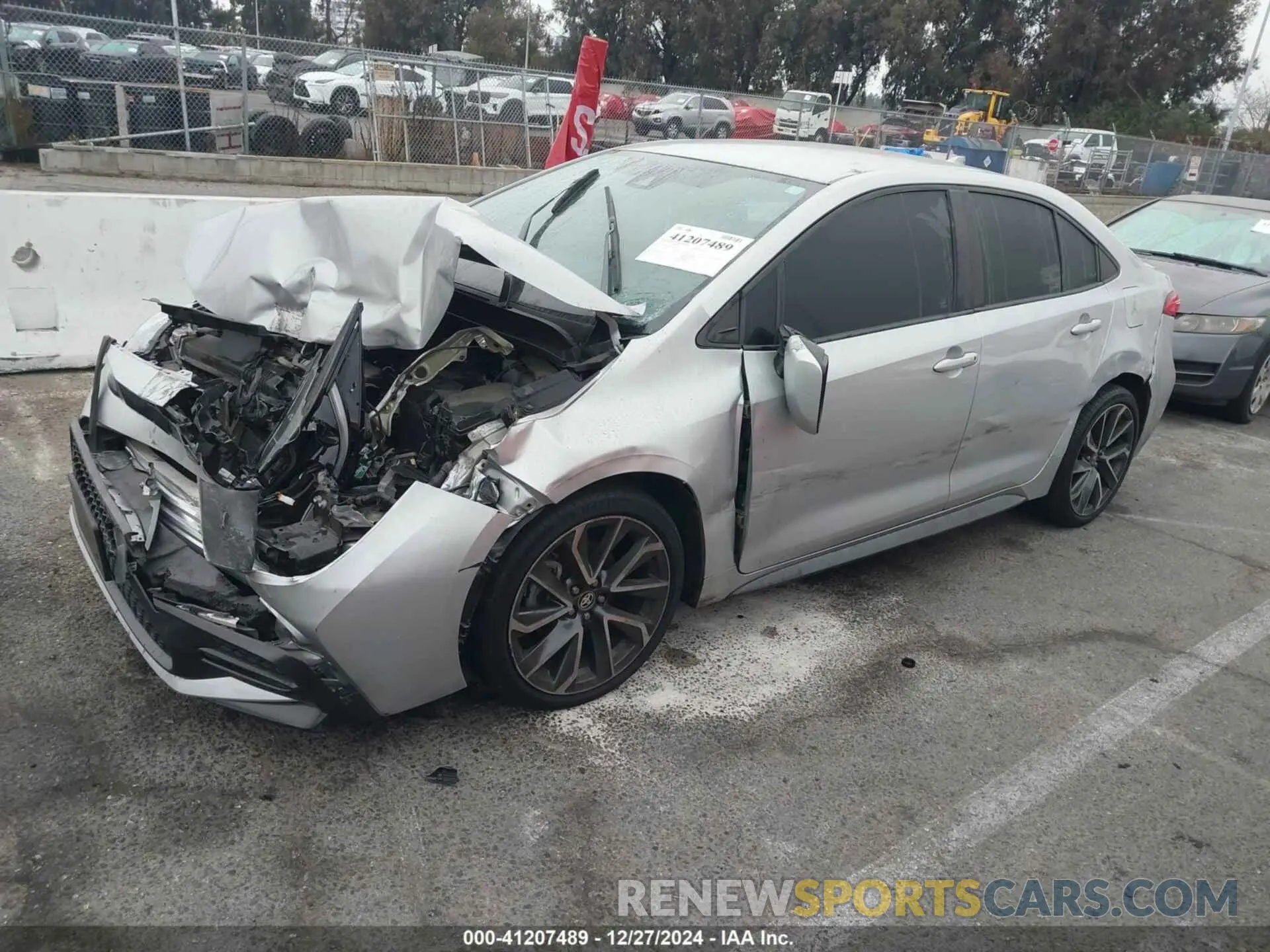 2 fotografías del automóvil dañado 5YFS4RCEXLP023059 TOYOTA COROLLA 2020