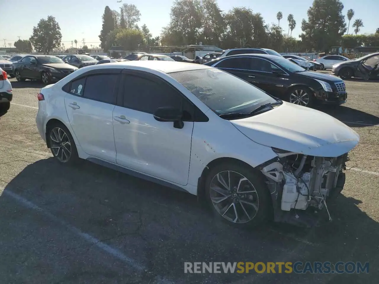 4 fotografías del automóvil dañado 5YFS4RCEXLP026432 TOYOTA COROLLA 2020