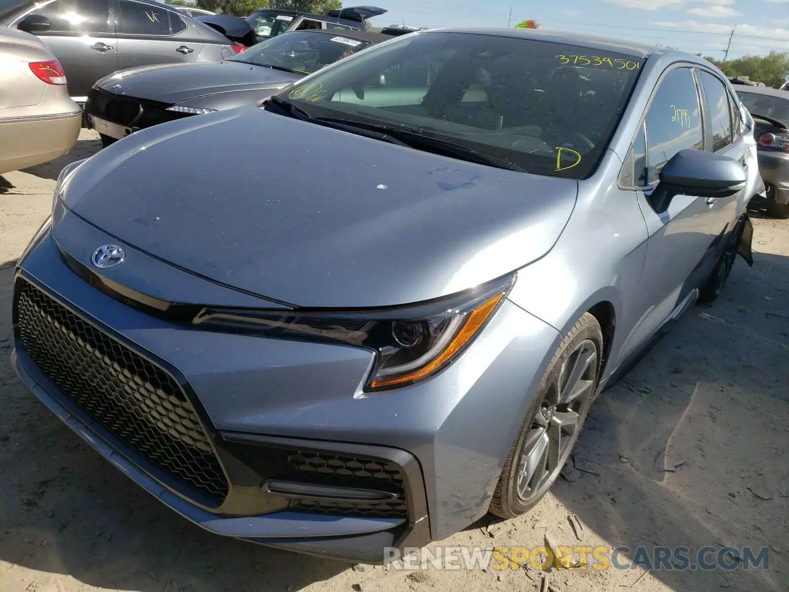 2 fotografías del automóvil dañado 5YFS4RCEXLP028813 TOYOTA COROLLA 2020
