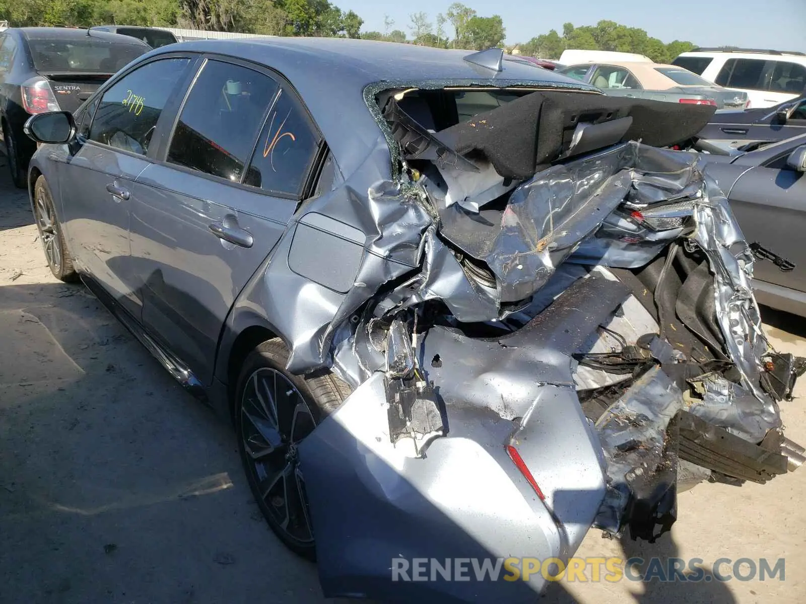 3 fotografías del automóvil dañado 5YFS4RCEXLP028813 TOYOTA COROLLA 2020