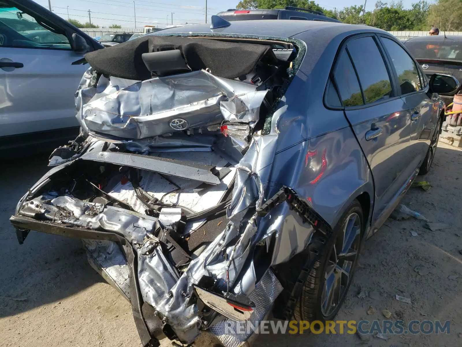 4 fotografías del automóvil dañado 5YFS4RCEXLP028813 TOYOTA COROLLA 2020