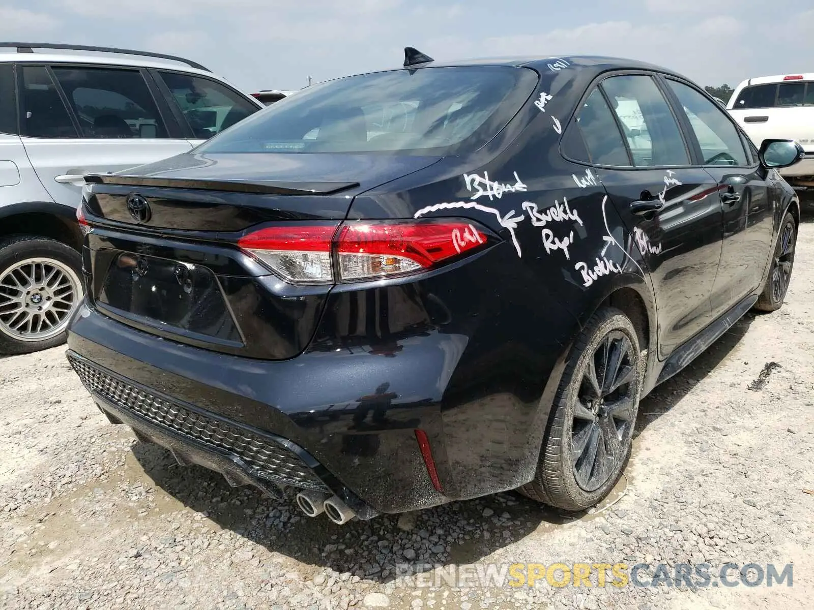 4 fotografías del automóvil dañado 5YFS4RCEXLP045322 TOYOTA COROLLA 2020