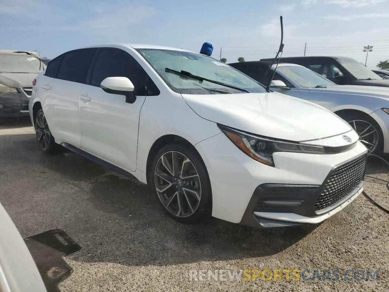 4 fotografías del automóvil dañado 5YFS4RCEXLP047846 TOYOTA COROLLA 2020