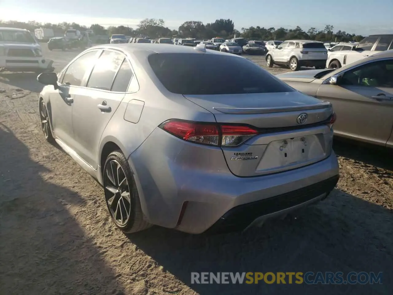 3 fotografías del automóvil dañado 5YFS4RCEXLP055395 TOYOTA COROLLA 2020