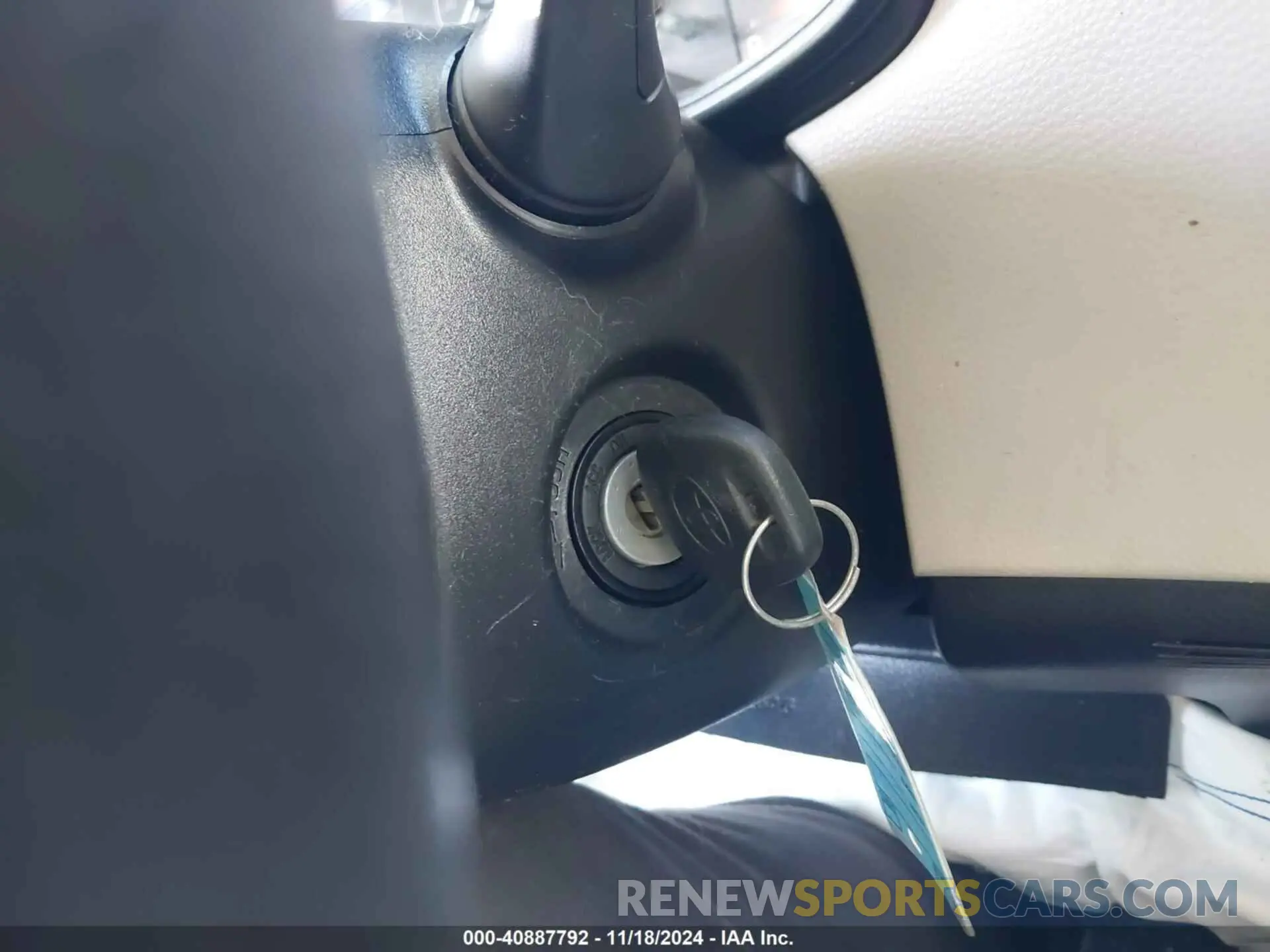 11 fotografías del automóvil dañado JTDDPRAE3LJ047971 TOYOTA COROLLA 2020