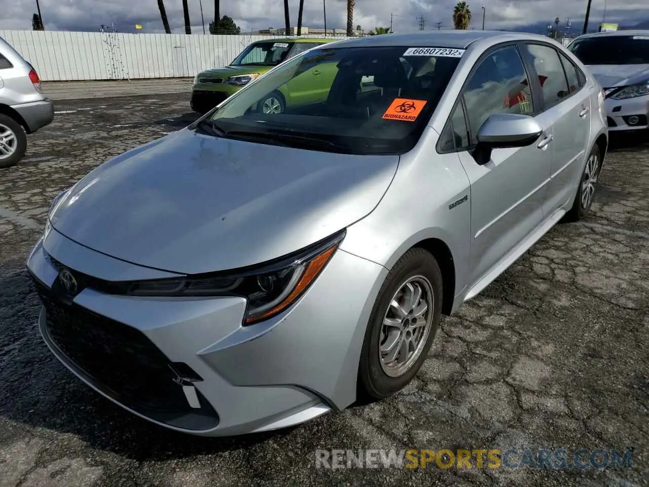 2 fotografías del automóvil dañado JTDEBRBE0LJ003895 TOYOTA COROLLA 2020