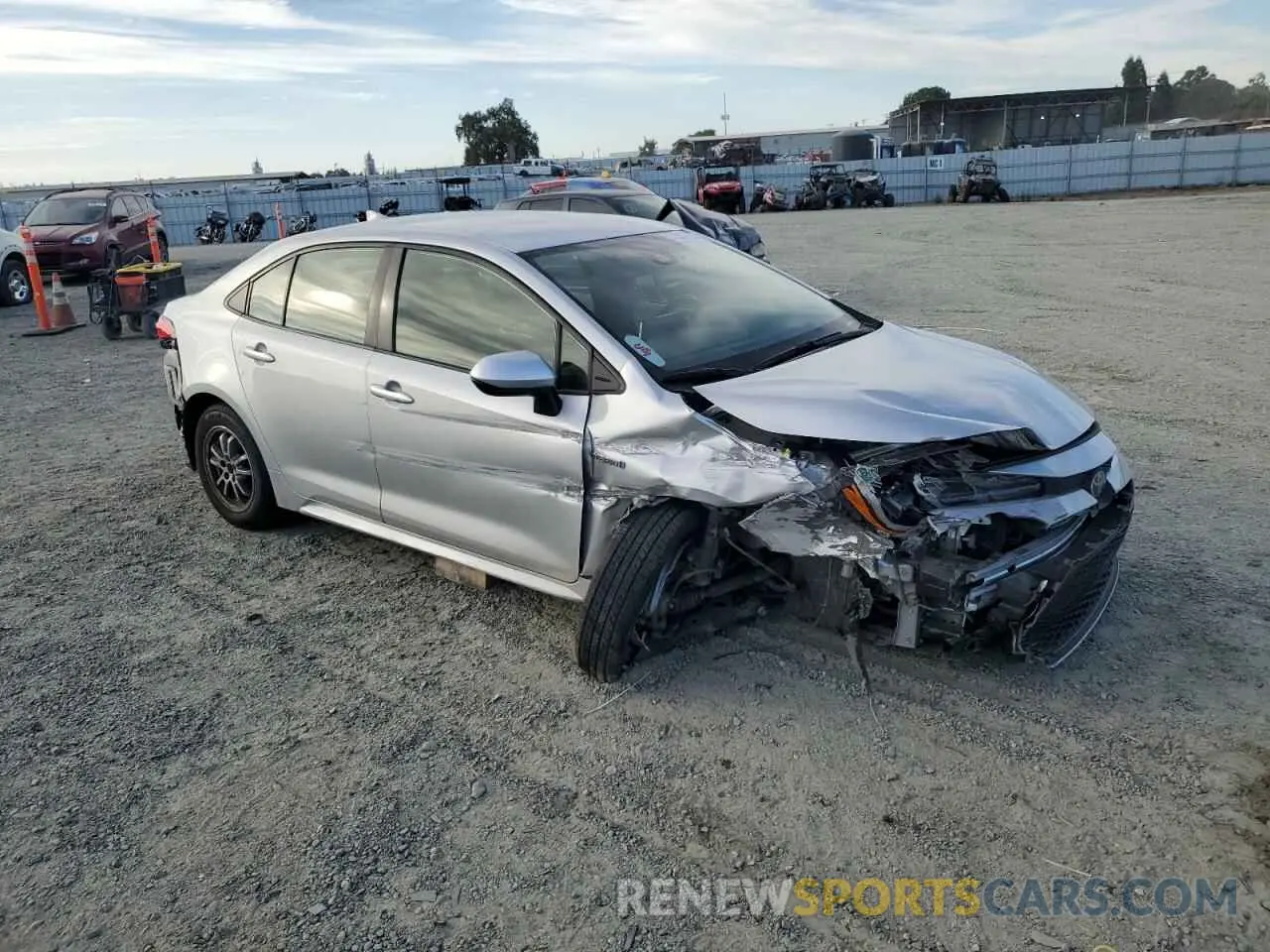 4 fotografías del automóvil dañado JTDEBRBE0LJ027047 TOYOTA COROLLA 2020