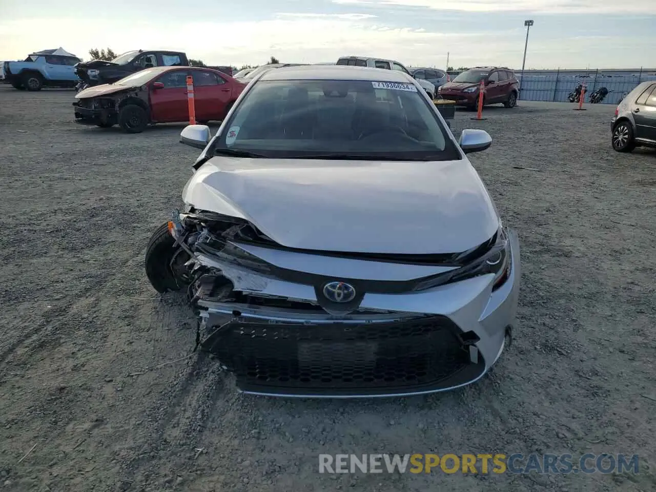 5 fotografías del automóvil dañado JTDEBRBE0LJ027047 TOYOTA COROLLA 2020