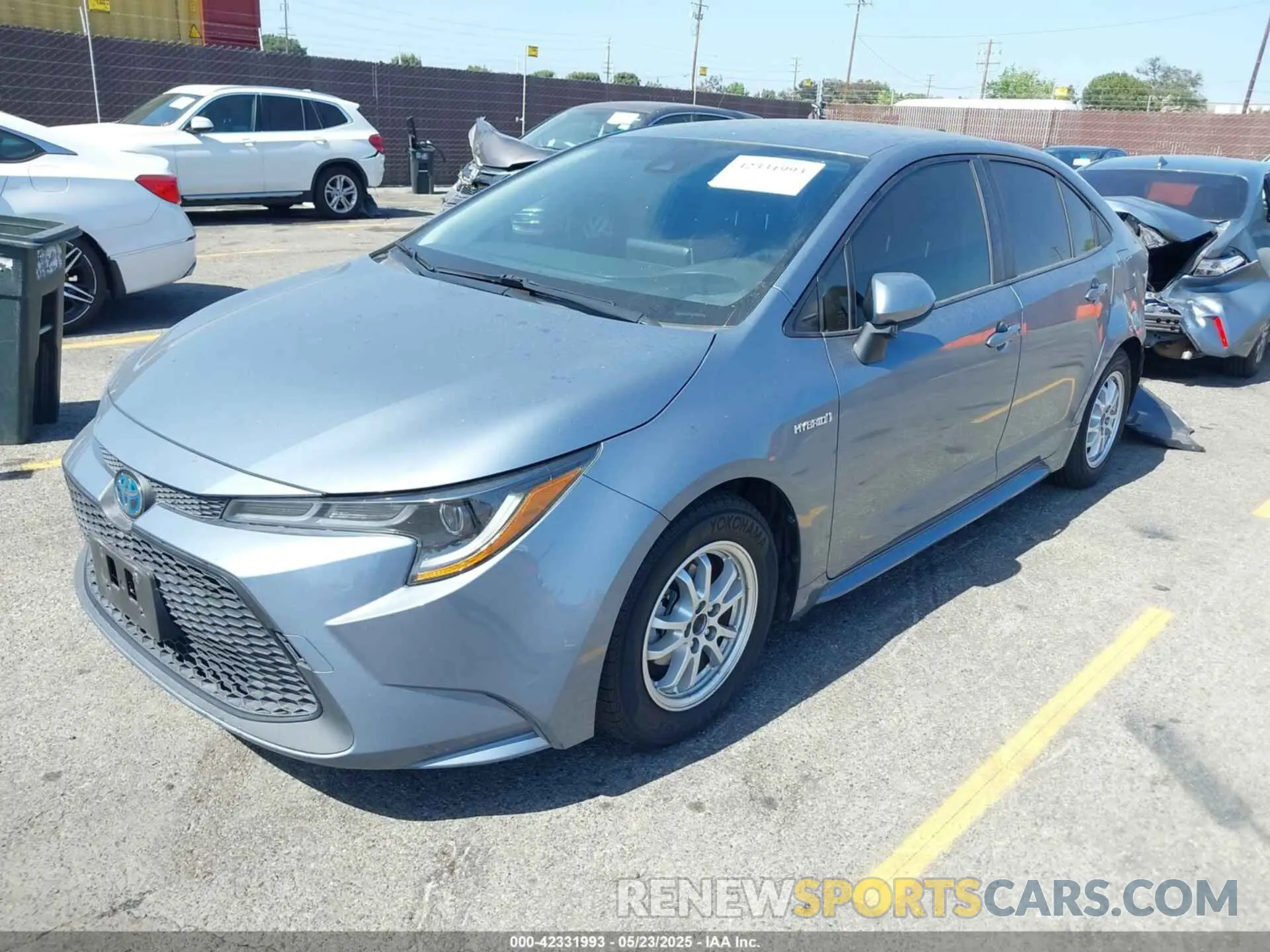 2 fotografías del automóvil dañado JTDEBRBE1LJ022312 TOYOTA COROLLA 2020