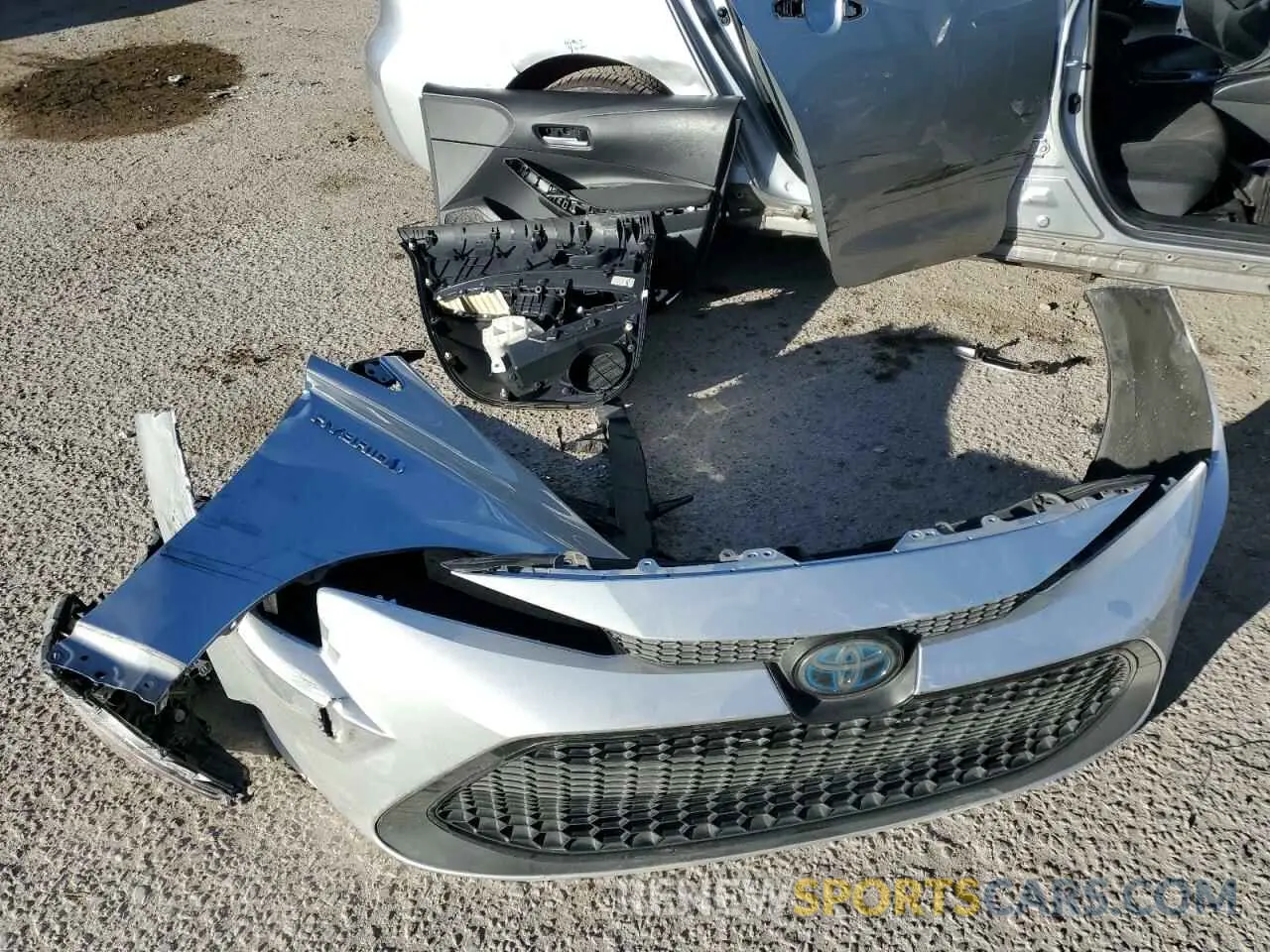 12 fotografías del automóvil dañado JTDEBRBE2LJ010816 TOYOTA COROLLA 2020