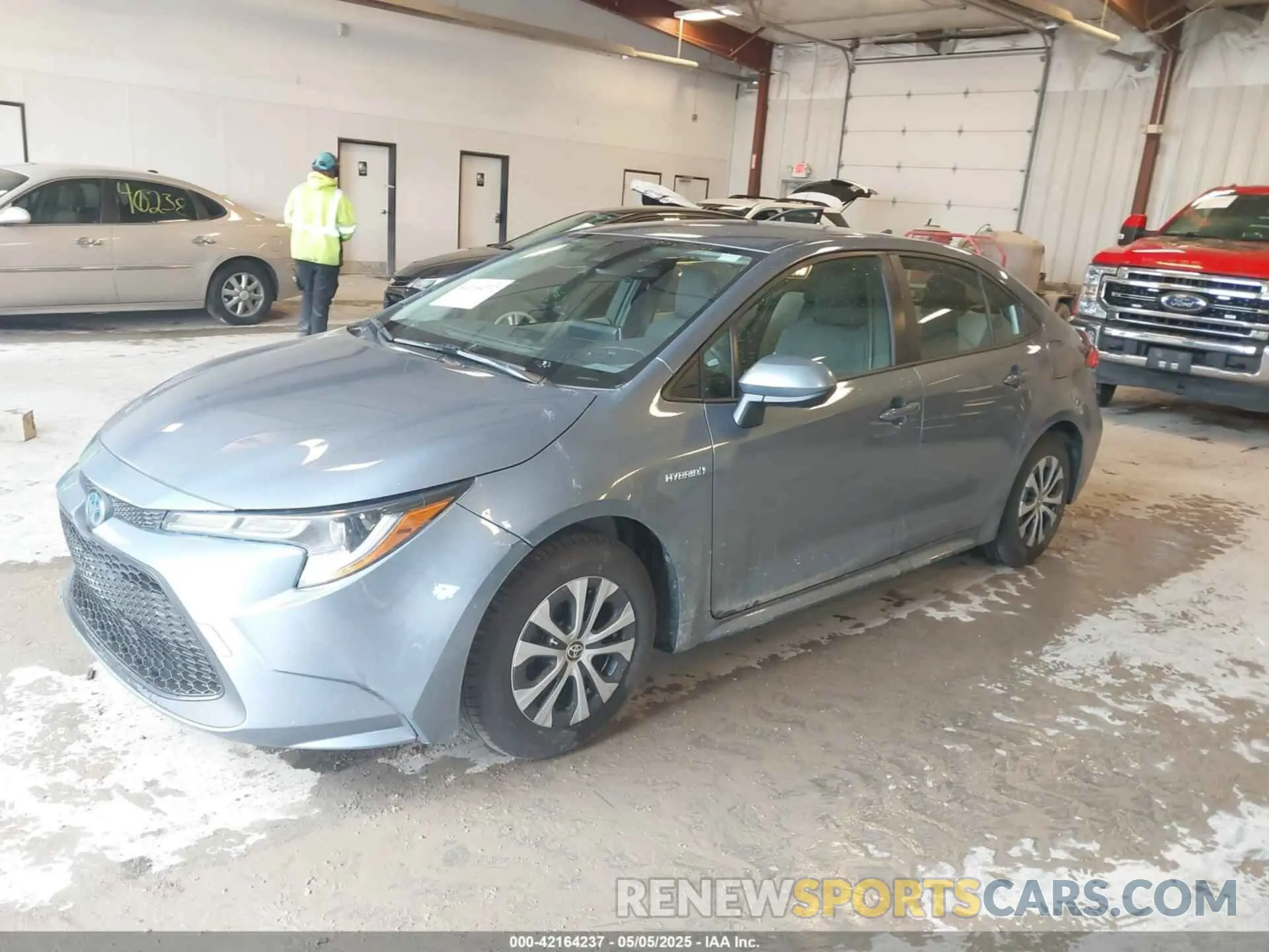 2 fotografías del automóvil dañado JTDEBRBE2LJ015742 TOYOTA COROLLA 2020