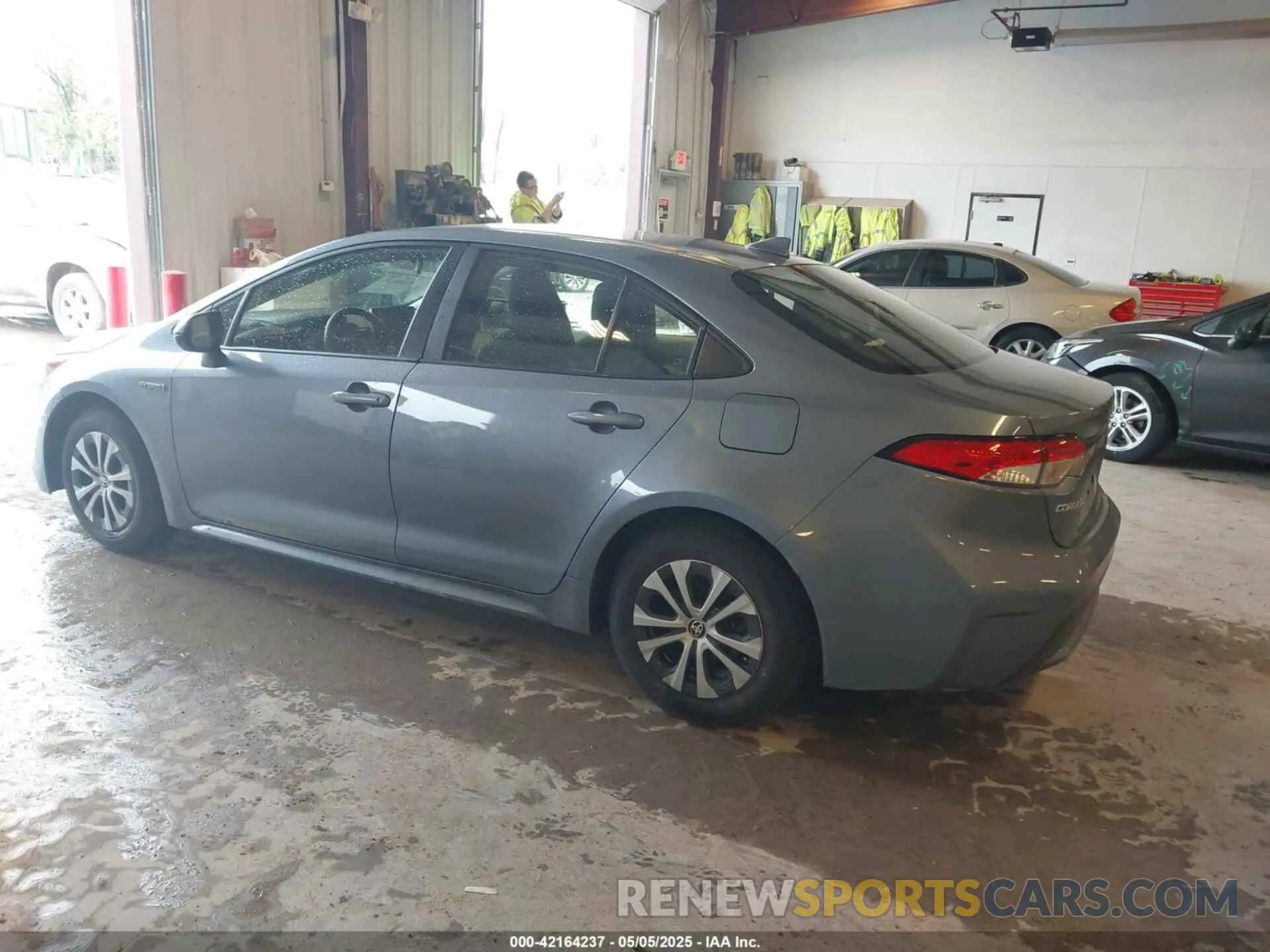 3 fotografías del automóvil dañado JTDEBRBE2LJ015742 TOYOTA COROLLA 2020