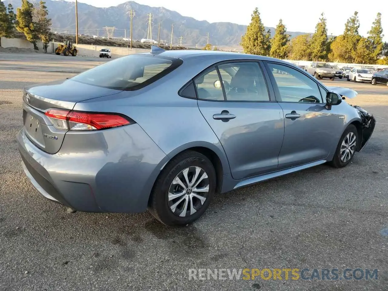 3 fotografías del automóvil dañado JTDEBRBE2LJ017250 TOYOTA COROLLA 2020