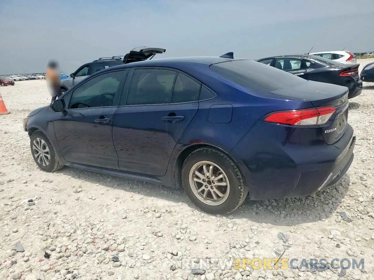 2 fotografías del automóvil dañado JTDEBRBE2LJ023758 TOYOTA COROLLA 2020