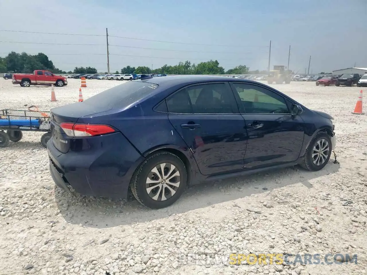 3 fotografías del automóvil dañado JTDEBRBE2LJ023758 TOYOTA COROLLA 2020