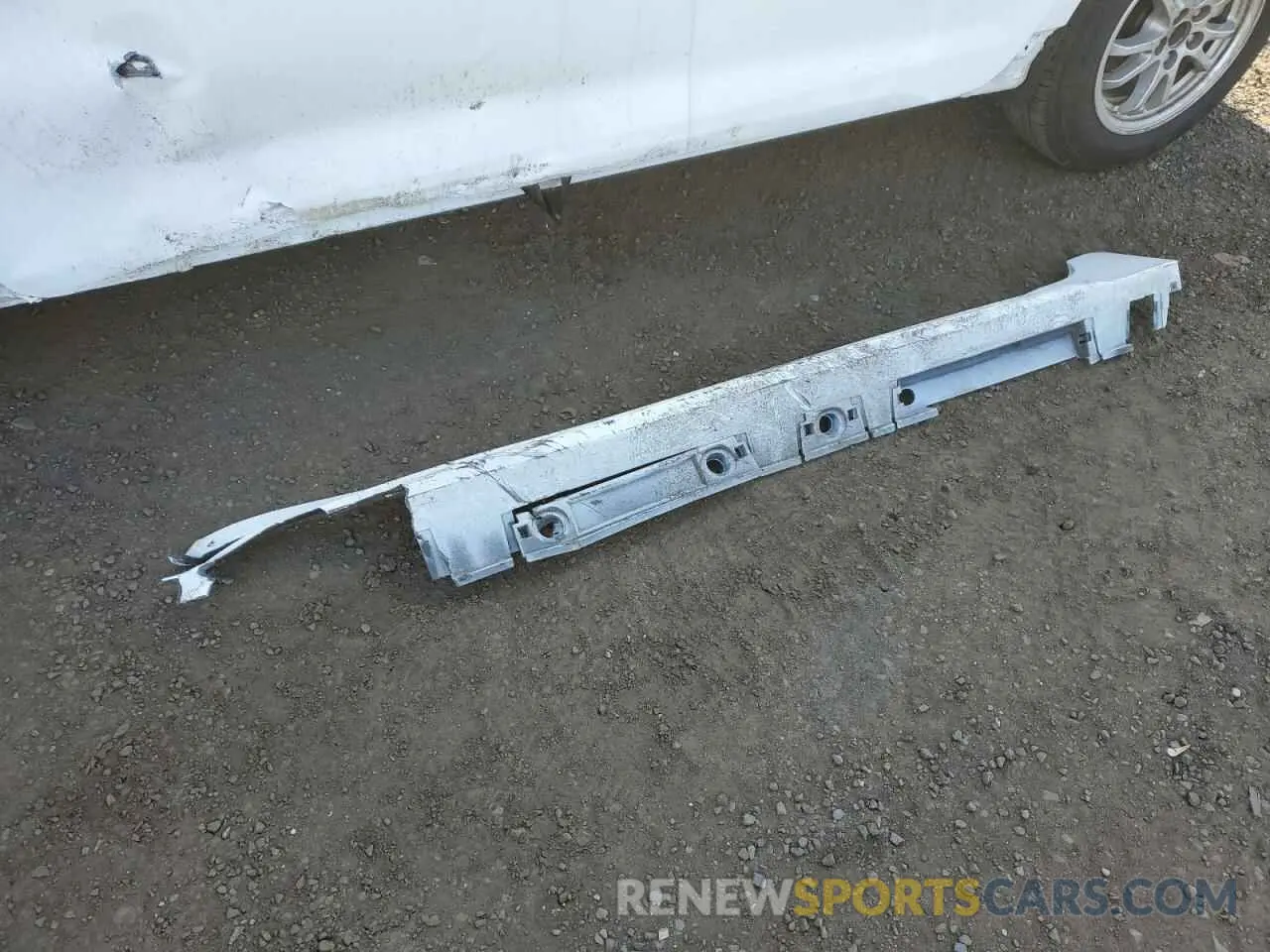12 fotografías del automóvil dañado JTDEBRBE3LJ019718 TOYOTA COROLLA 2020