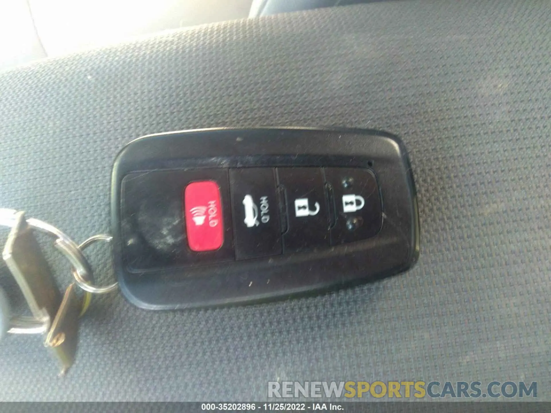 11 fotografías del automóvil dañado JTDEBRBE4LJ008596 TOYOTA COROLLA 2020