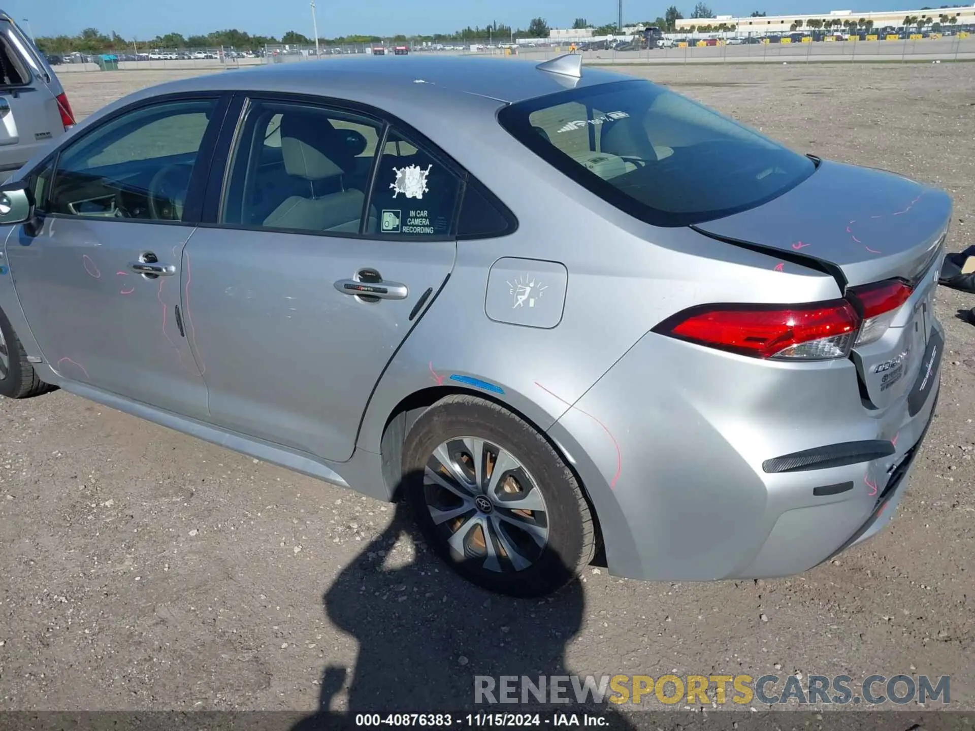 3 fotografías del automóvil dañado JTDEBRBE4LJ010767 TOYOTA COROLLA 2020