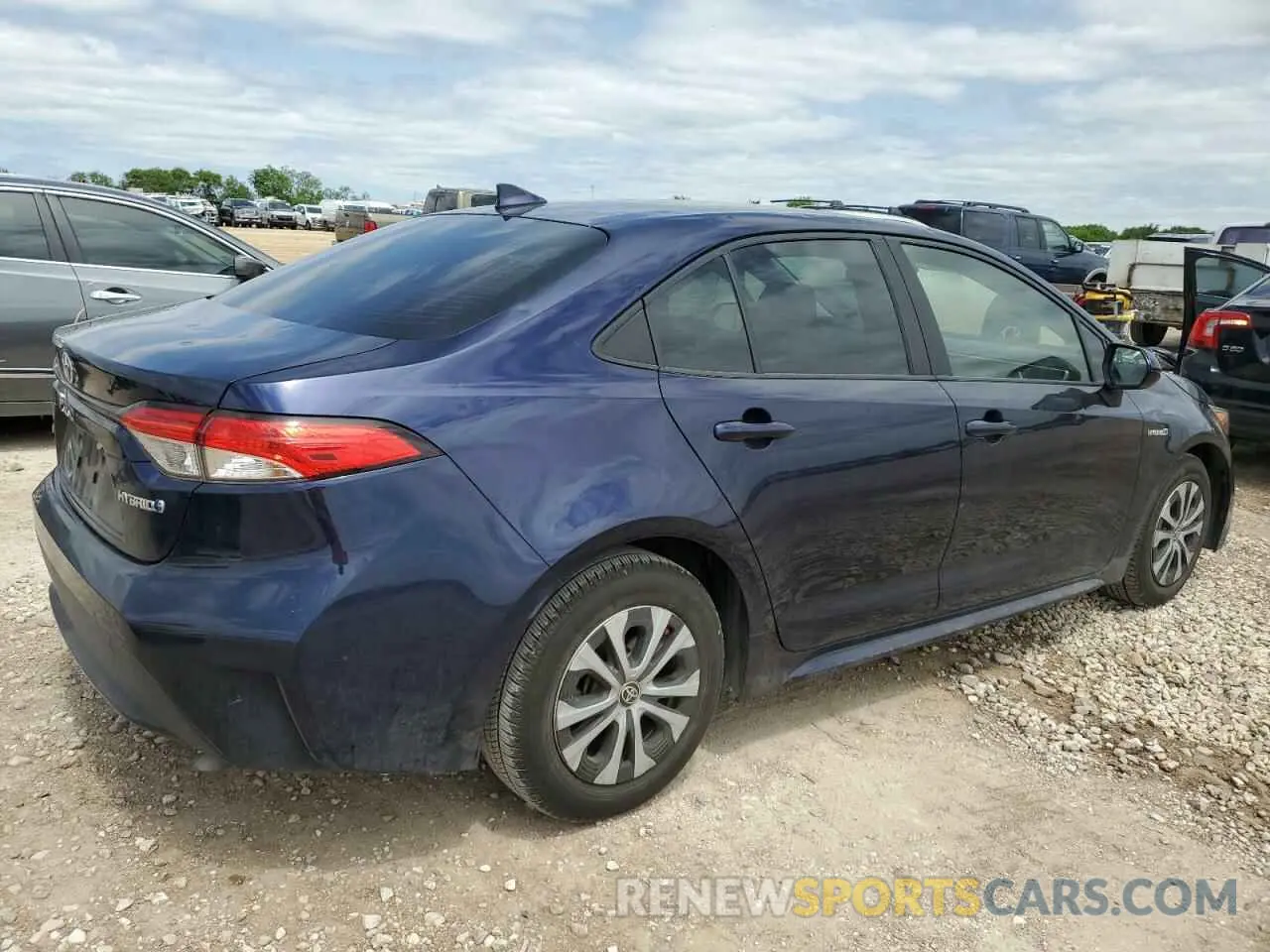 3 fotografías del automóvil dañado JTDEBRBE4LJ015497 TOYOTA COROLLA 2020