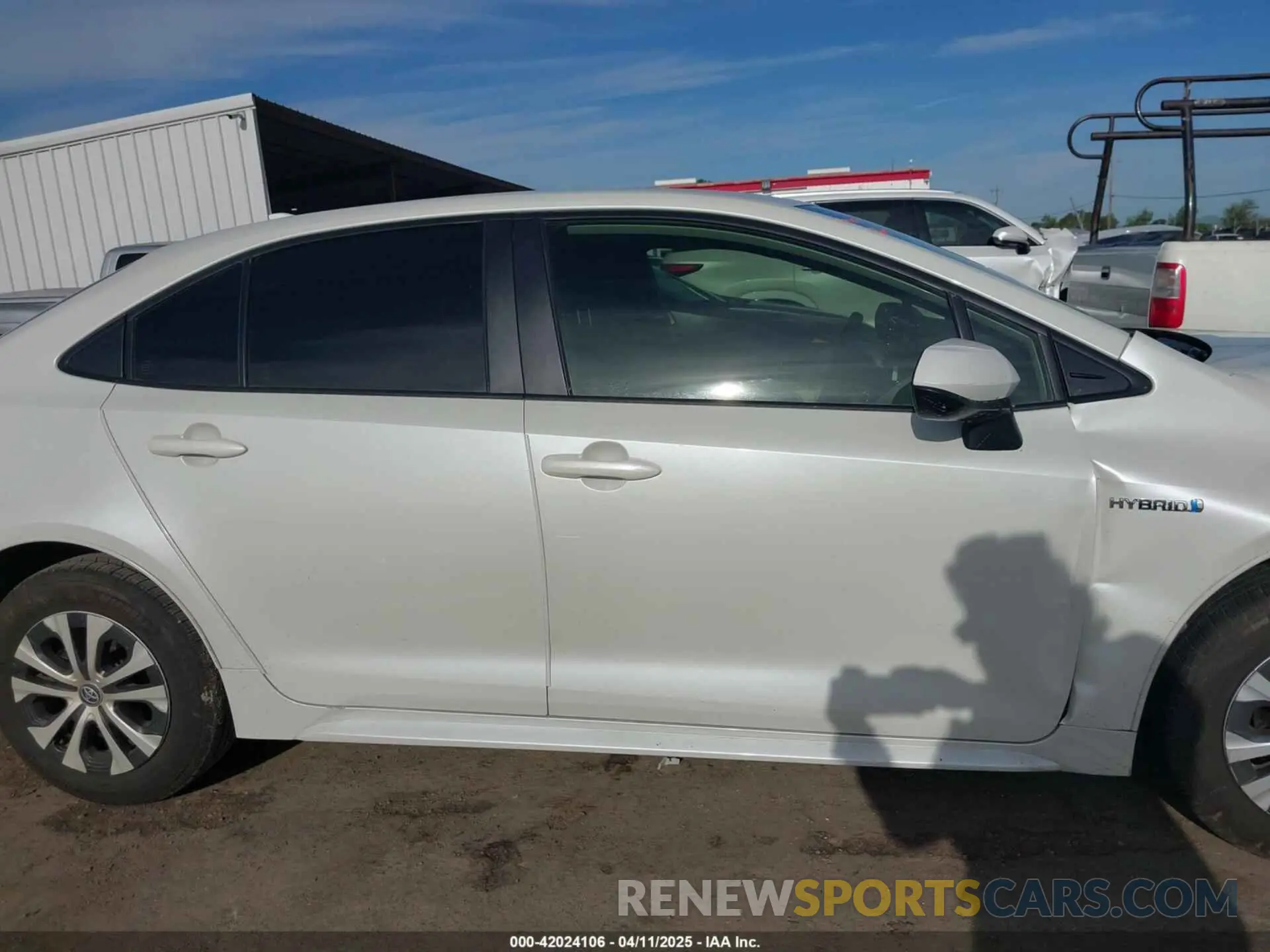 14 fotografías del automóvil dañado JTDEBRBE4LJ019579 TOYOTA COROLLA 2020