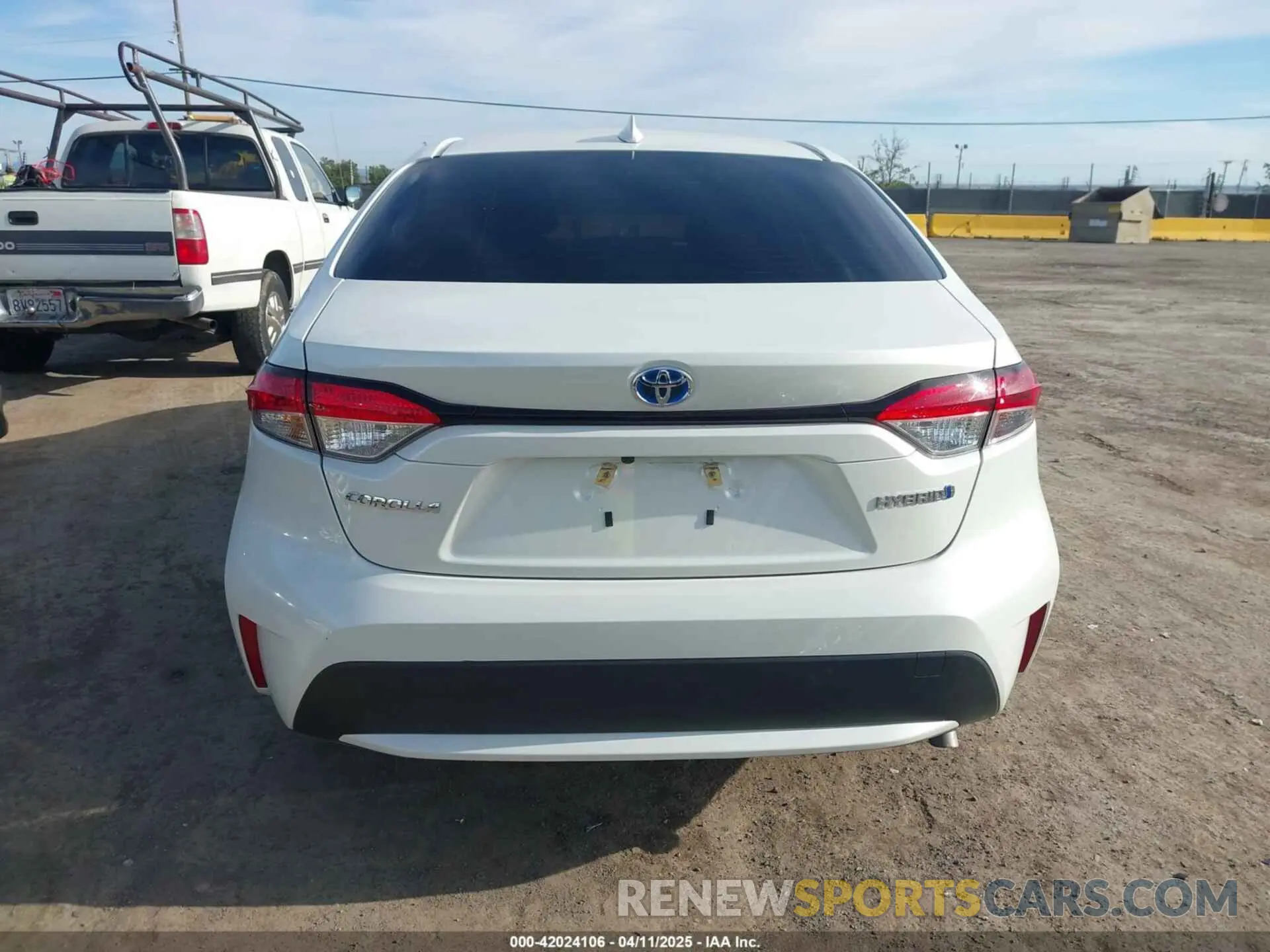 17 fotografías del automóvil dañado JTDEBRBE4LJ019579 TOYOTA COROLLA 2020