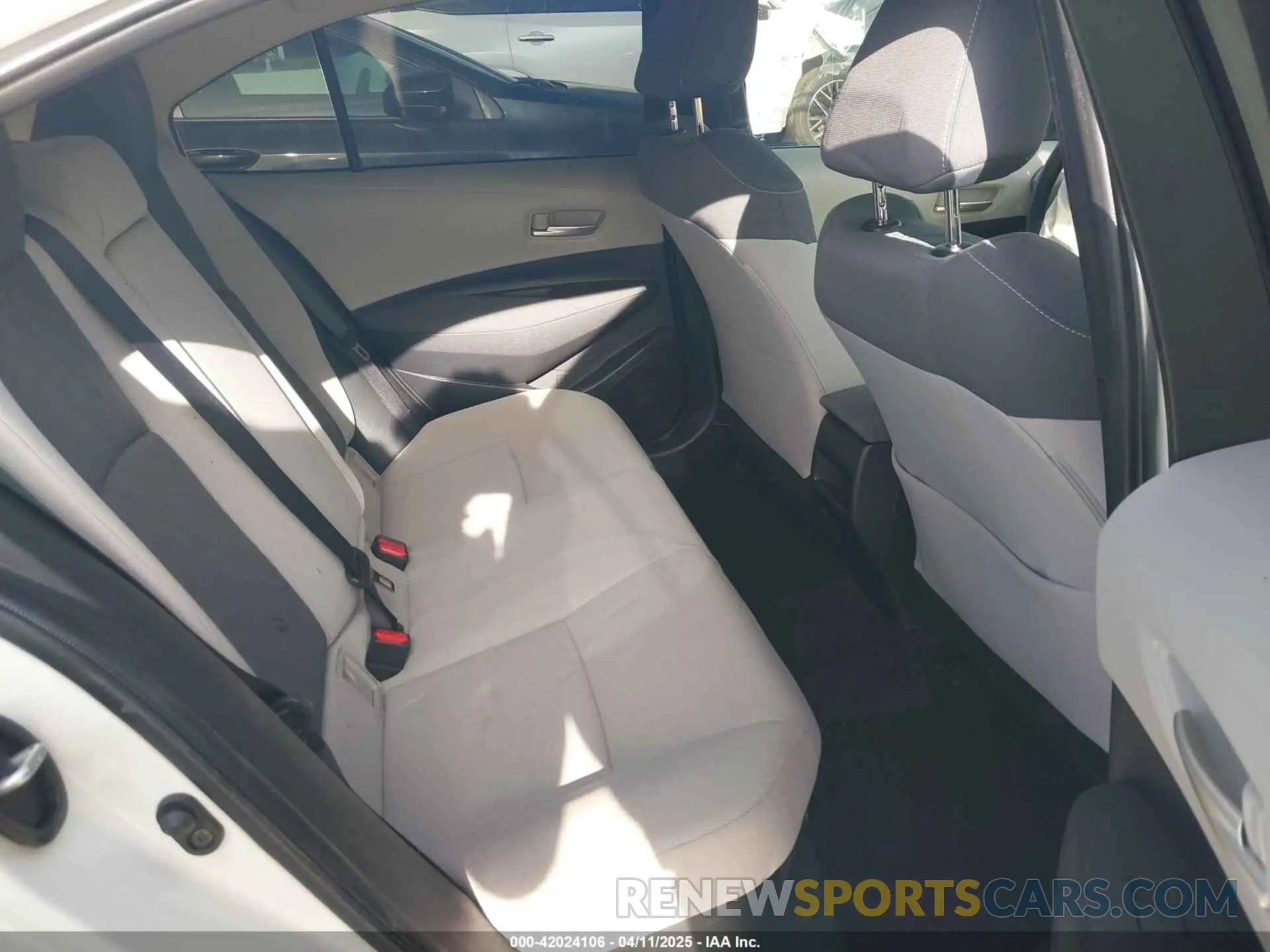 8 fotografías del automóvil dañado JTDEBRBE4LJ019579 TOYOTA COROLLA 2020
