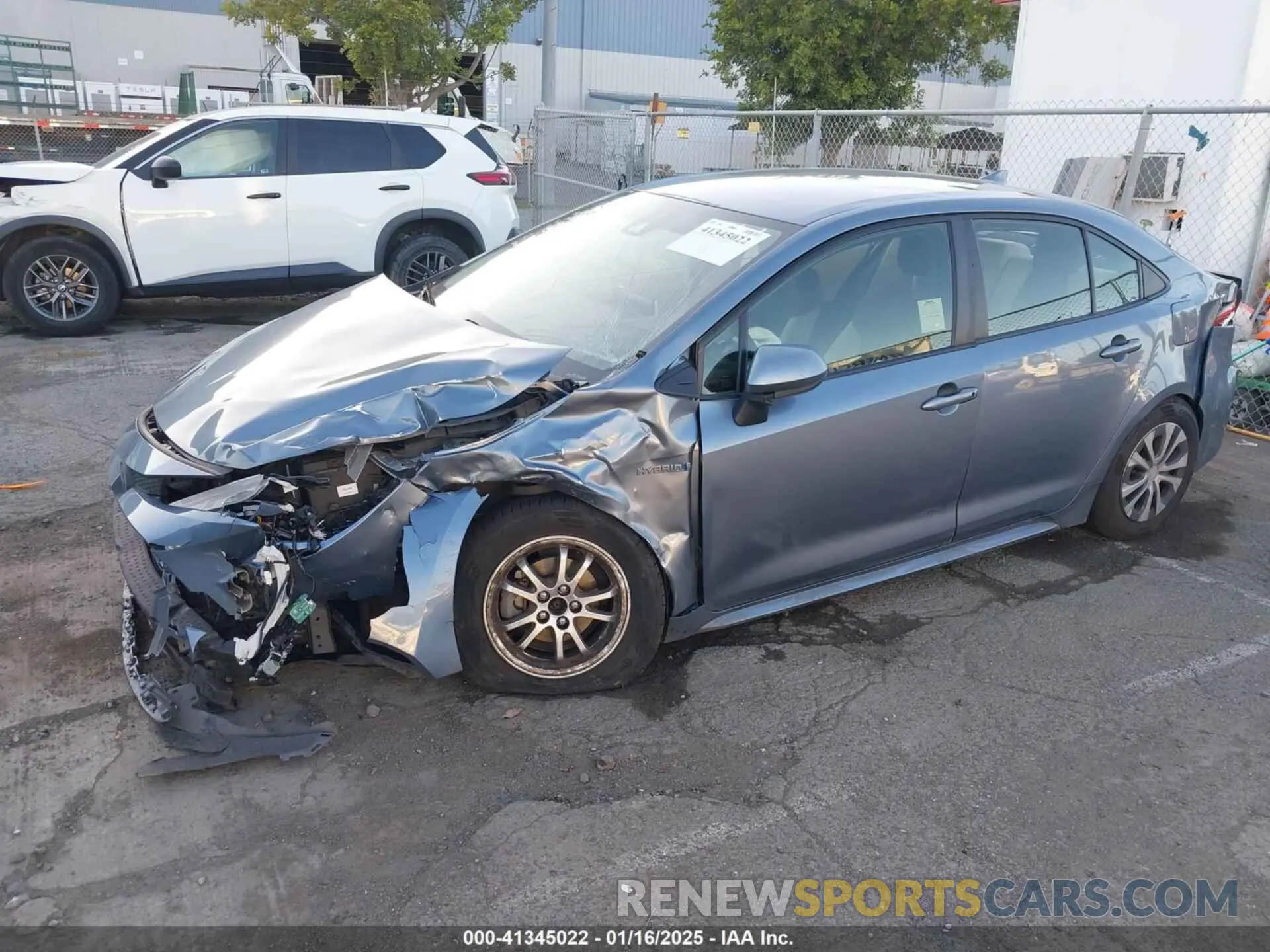 2 fotografías del automóvil dañado JTDEBRBE5LJ002158 TOYOTA COROLLA 2020