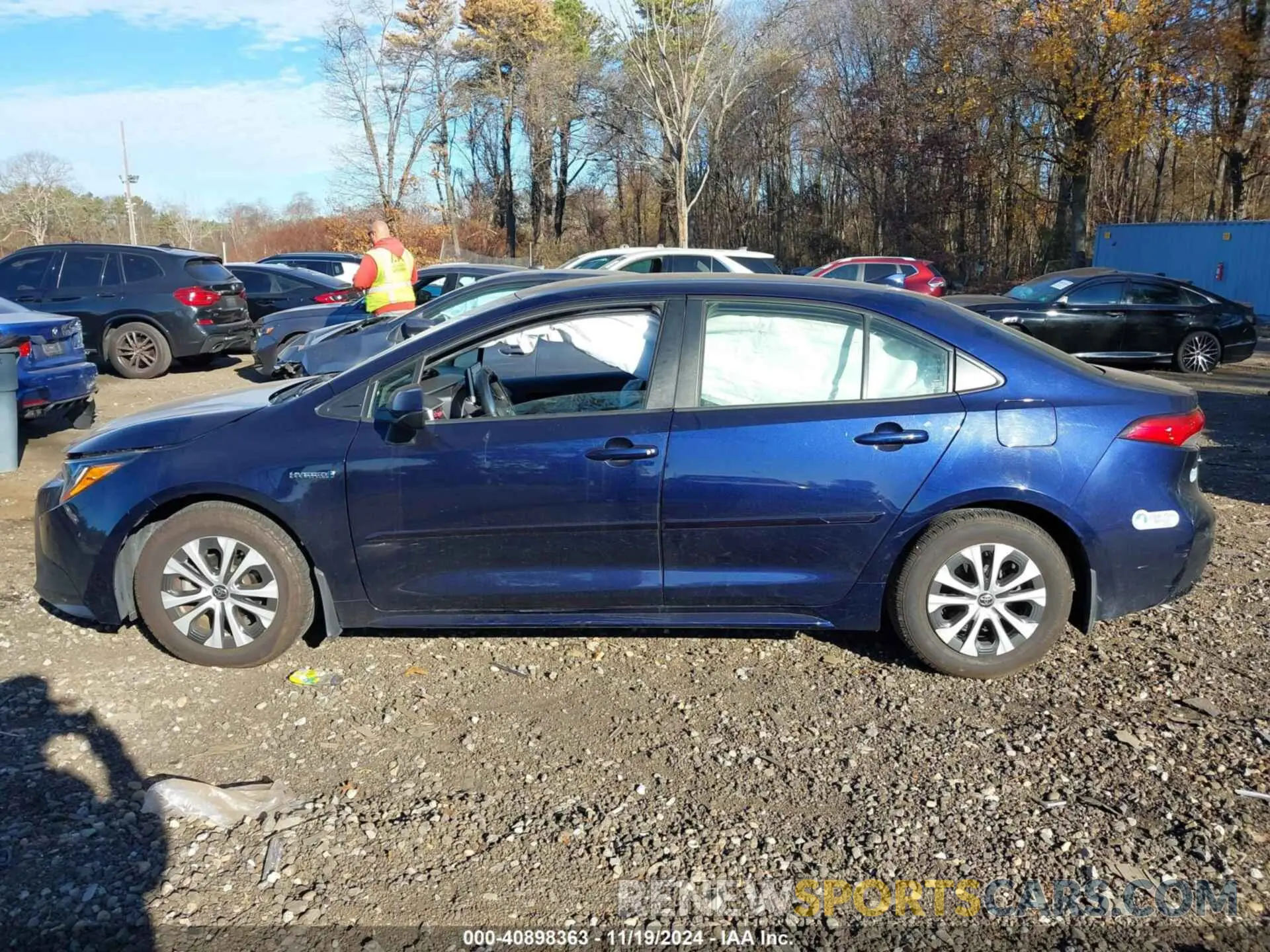 14 fotografías del automóvil dañado JTDEBRBE6LJ004131 TOYOTA COROLLA 2020