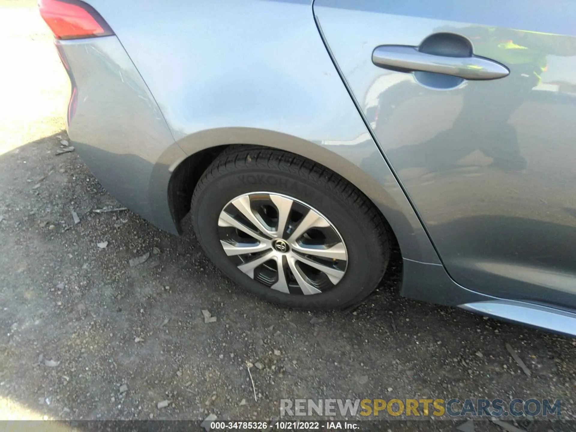 15 fotografías del automóvil dañado JTDEBRBE6LJ029448 TOYOTA COROLLA 2020