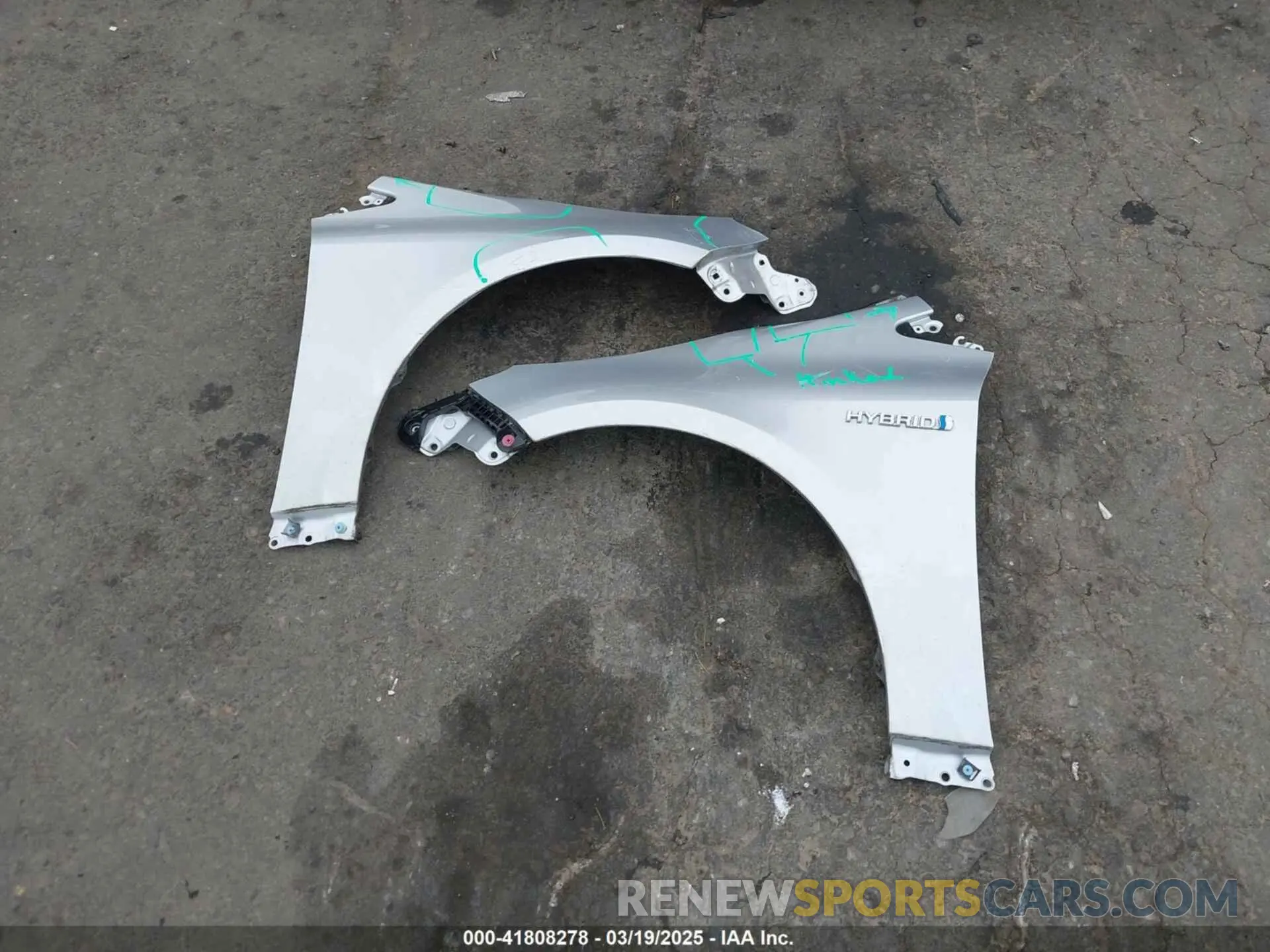 19 fotografías del automóvil dañado JTDEBRBE7LJ003697 TOYOTA COROLLA 2020