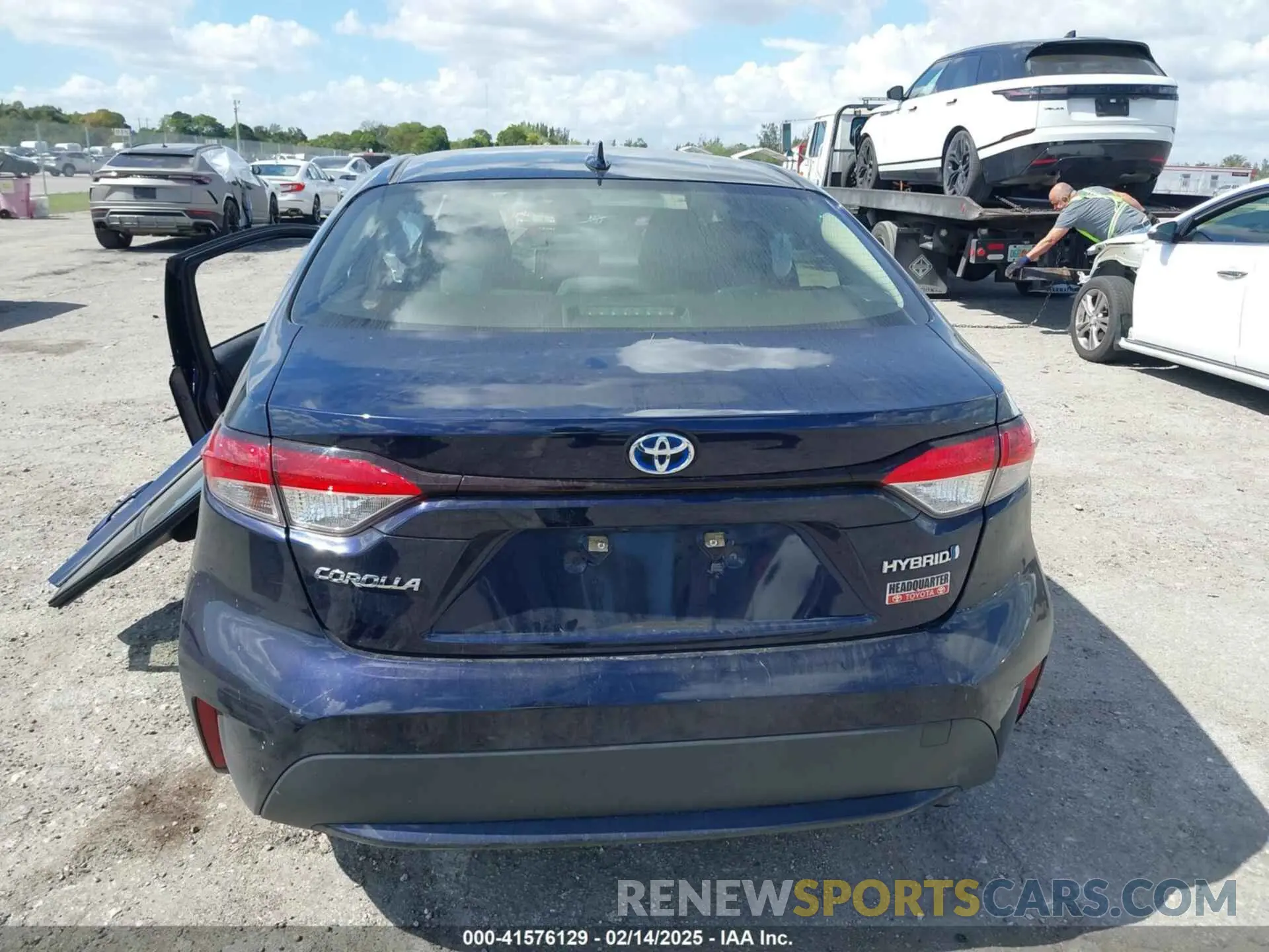 17 fotografías del automóvil dañado JTDEBRBE8LJ031556 TOYOTA COROLLA 2020