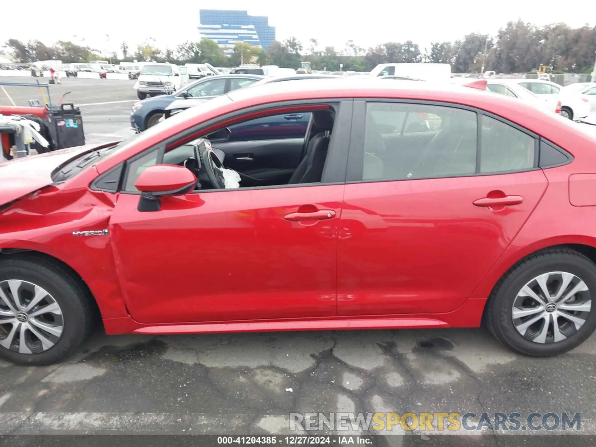 14 fotografías del automóvil dañado JTDEBRBE9LJ005290 TOYOTA COROLLA 2020