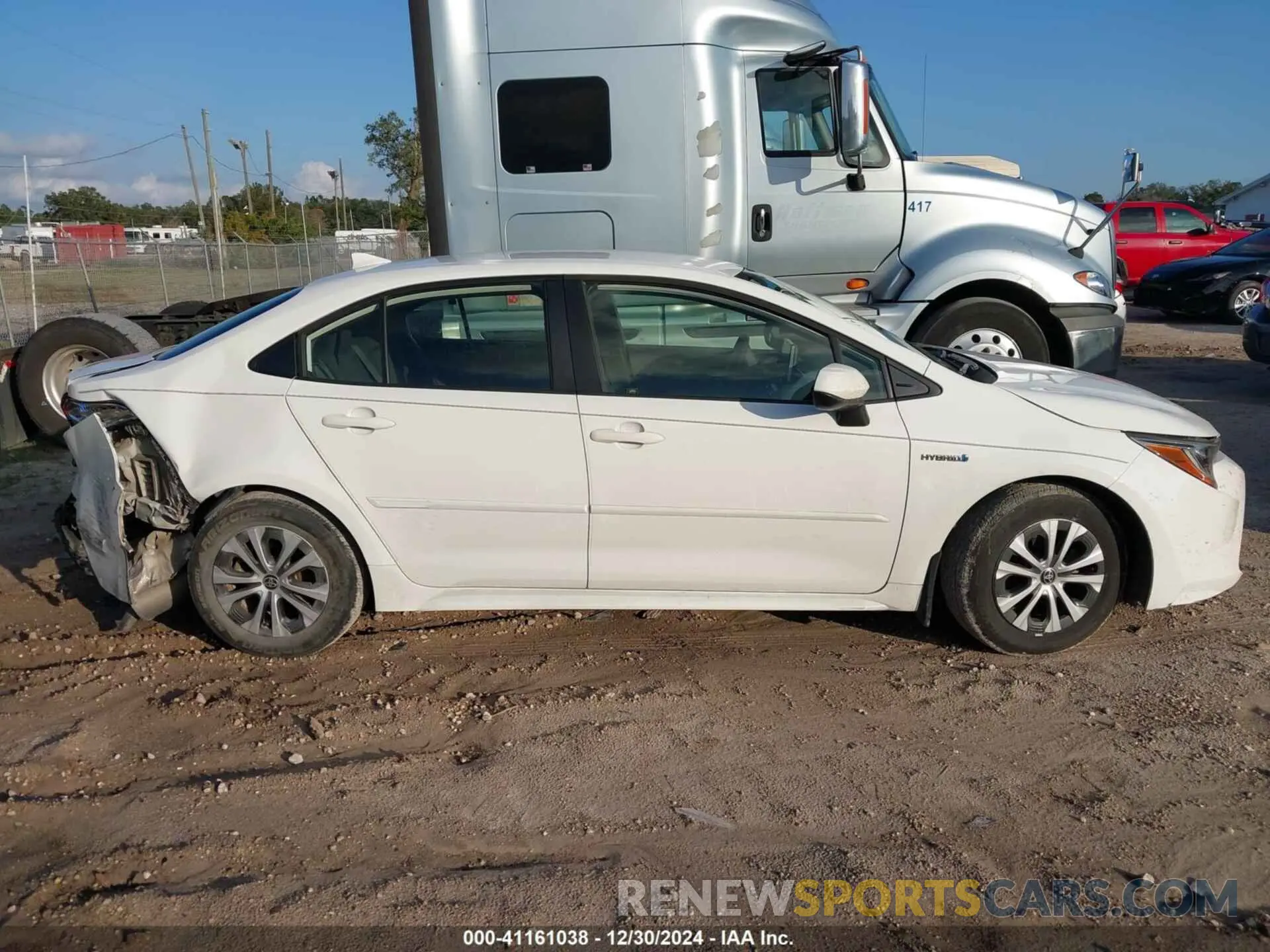 13 fotografías del automóvil dañado JTDEBRBE9LJ005841 TOYOTA COROLLA 2020